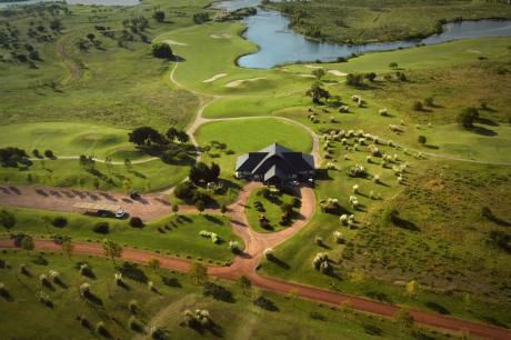 Chacra Nº1 En Barrio Privado \"carmelo Golf\"