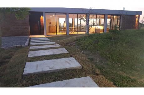 Casa A Estrenar En Country Colinas De Carrasco!!!!