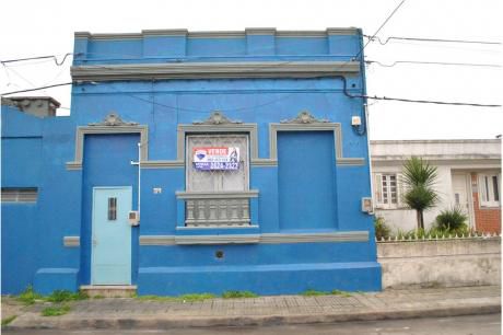 Se Vende Casa Proximo A Av. Italia Y Comercio