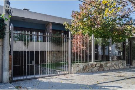 Venta Casa En Malvín. Ideal 2 Familiias