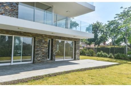 Apartamento 2 Dormitorios Y Jardin En Punta Gorda