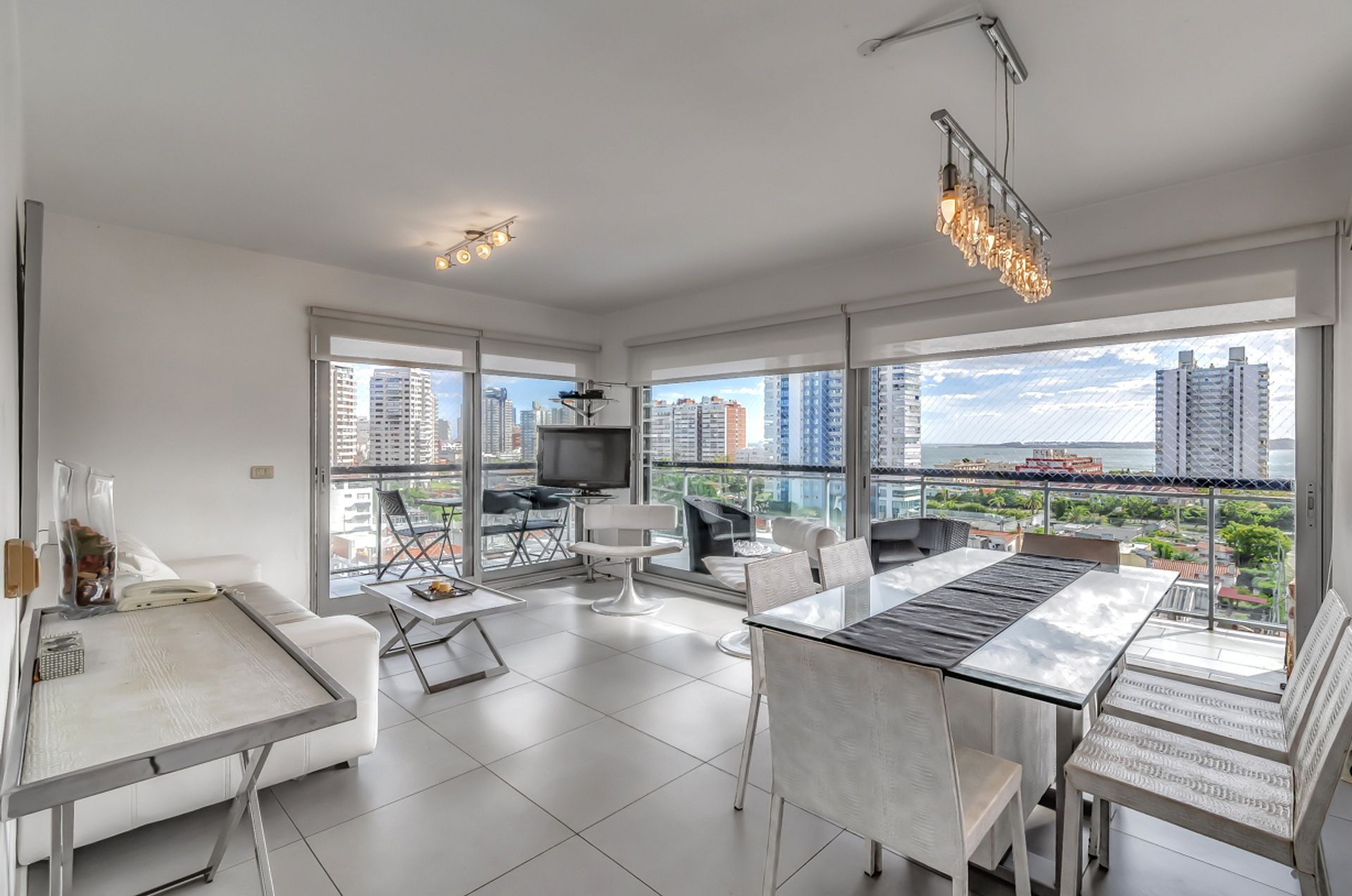 VENTA DEPARTAMENTO ESQUINERO CON GARAGE