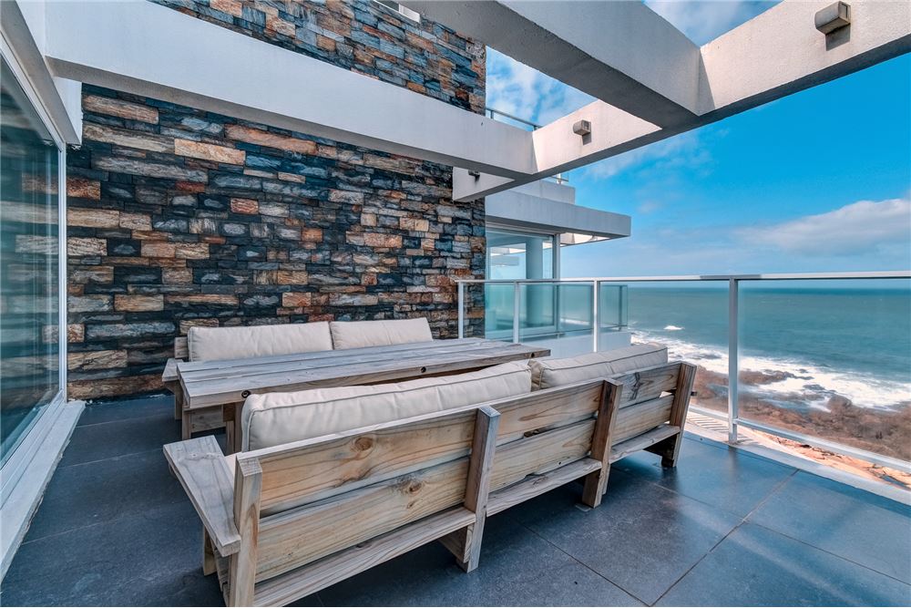 APARTAMENTO ALQUILER FRENTE AL MAR PUNTA DEL ESTE