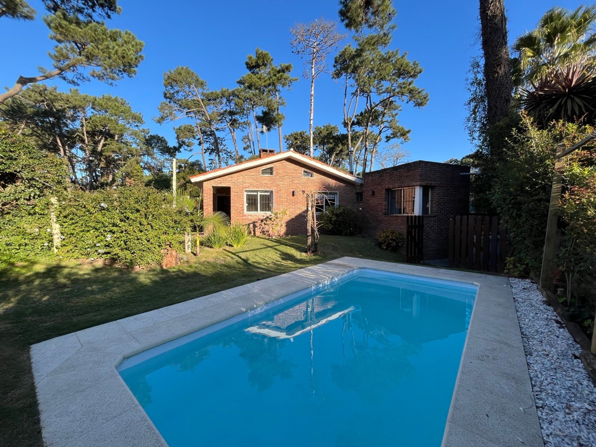 Casa 3 dormitorios en alquiler de verano, pinares · Foto 2
