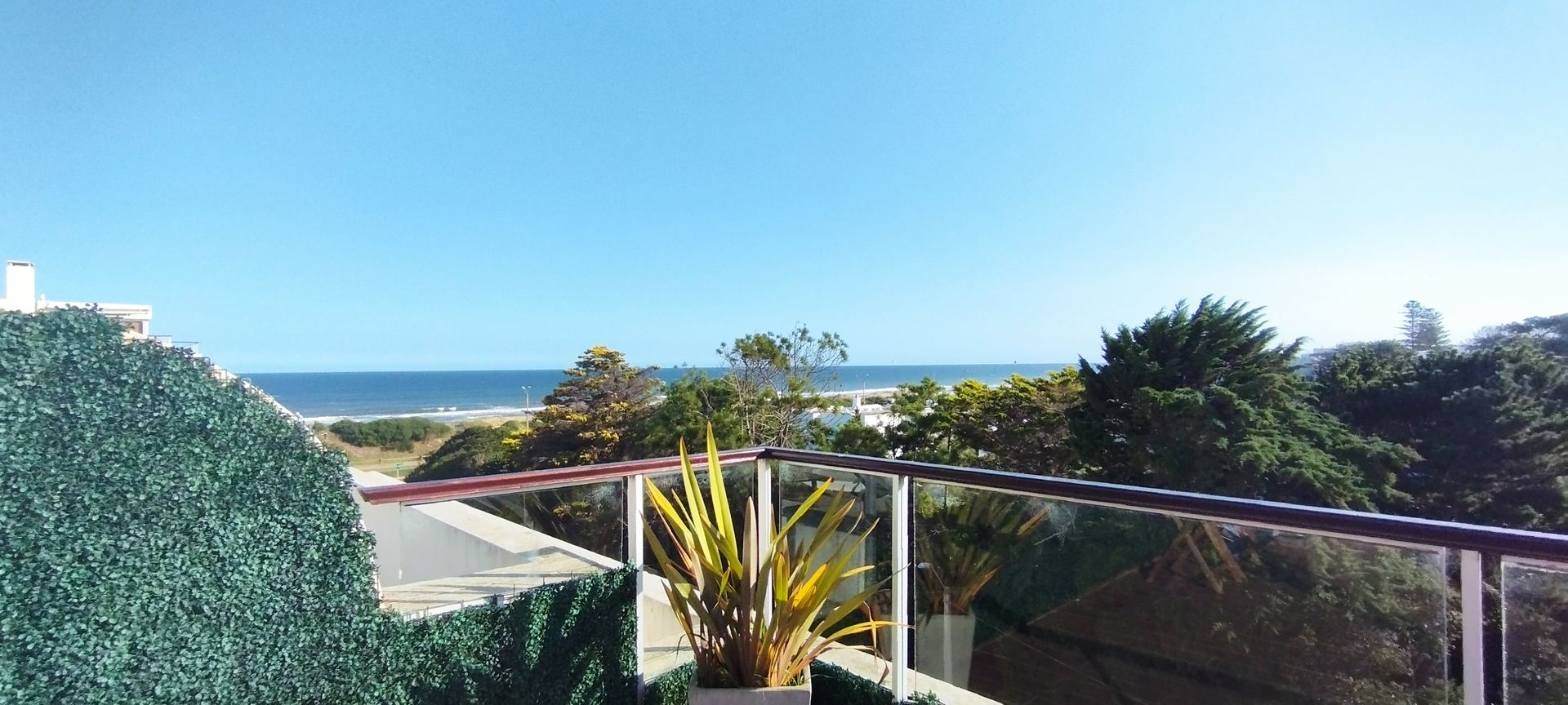 Alquiler apto Brava, 3 dormis y servicio, piscina. · Foto 1