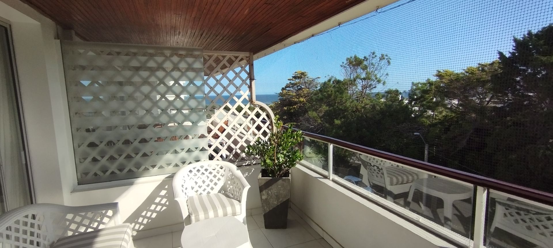 Alquiler apto Brava, 3 dormis y servicio, piscina. · Foto 4