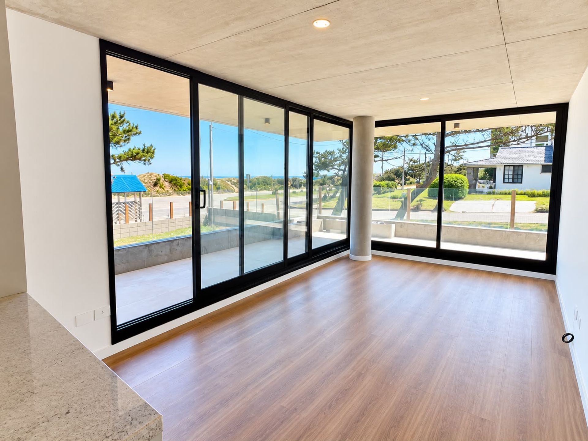 APARTAMENTO EN VENTA 2 DORMITORIOS PRIMERA LINEA