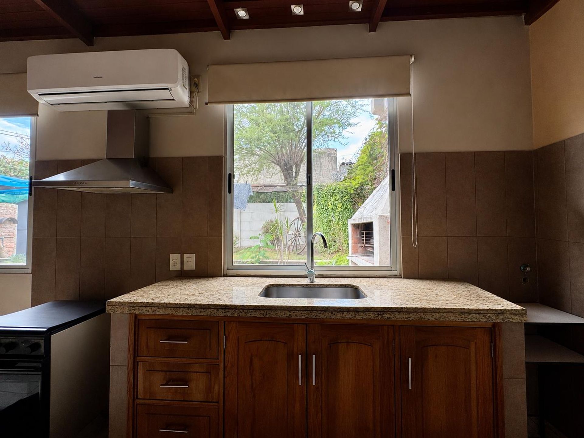 Casa semi equipada-con jardin + garage · Foto 6