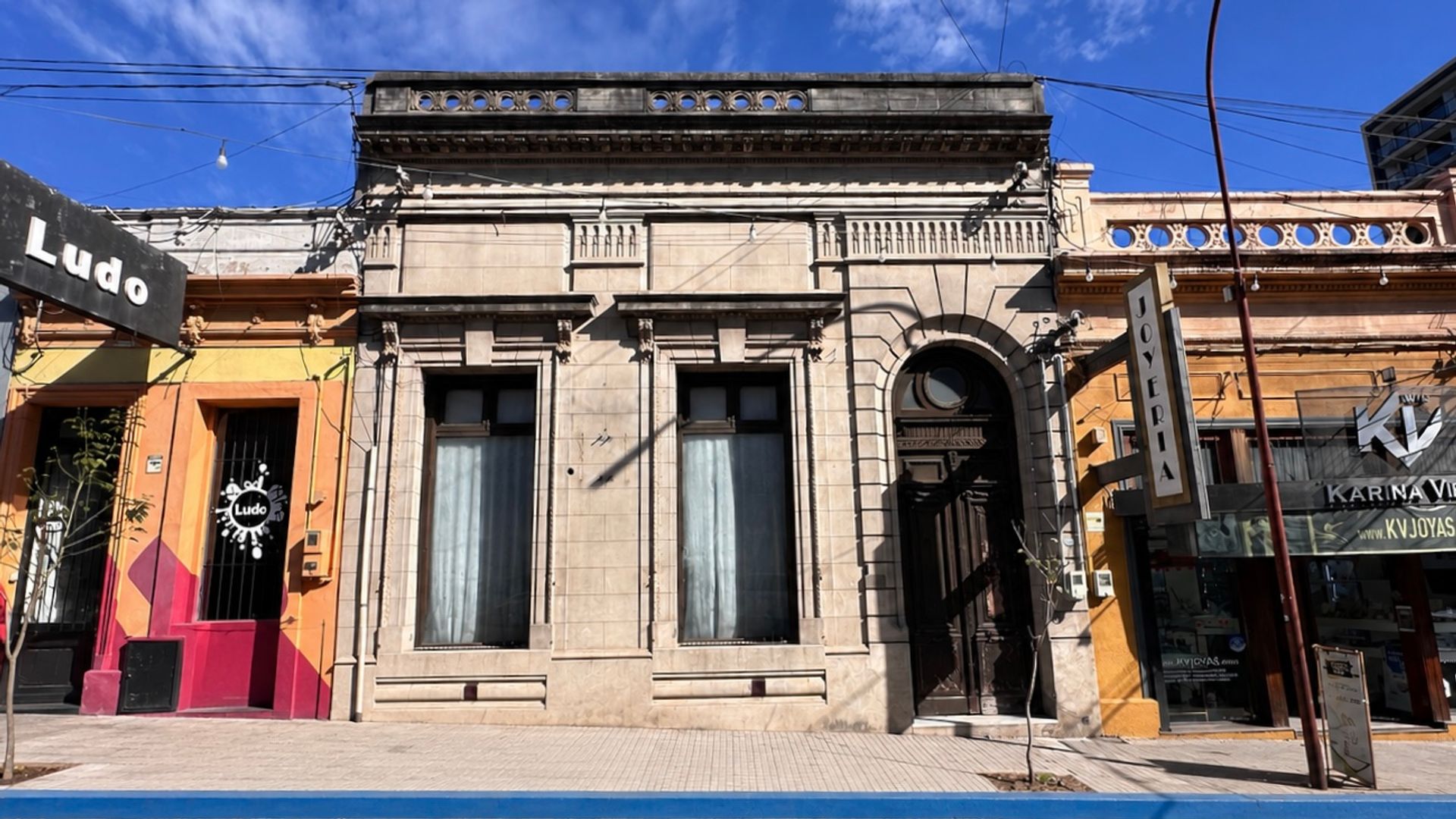 Casa con gran potencial de reciclaje. - foto 1