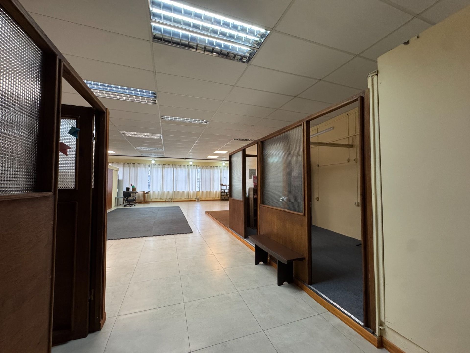 Amplio local comercial en alquiler · Foto 4