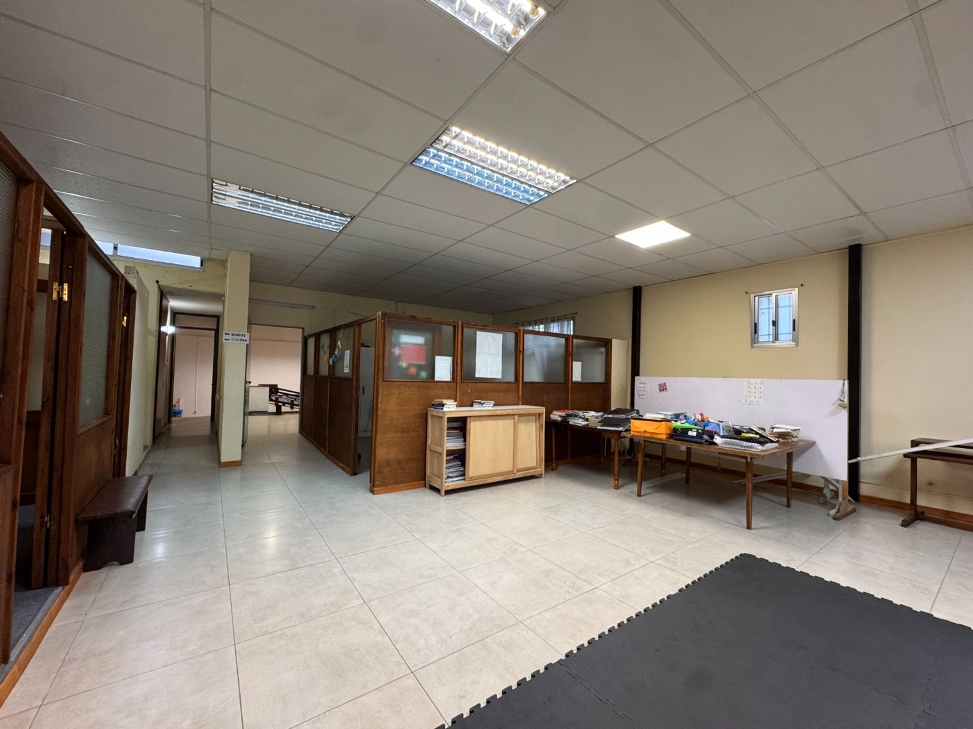 Amplio local comercial en alquiler · Foto 12