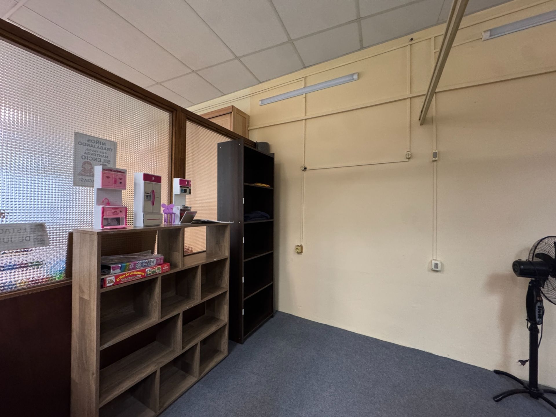 Amplio local comercial en alquiler · Foto 10