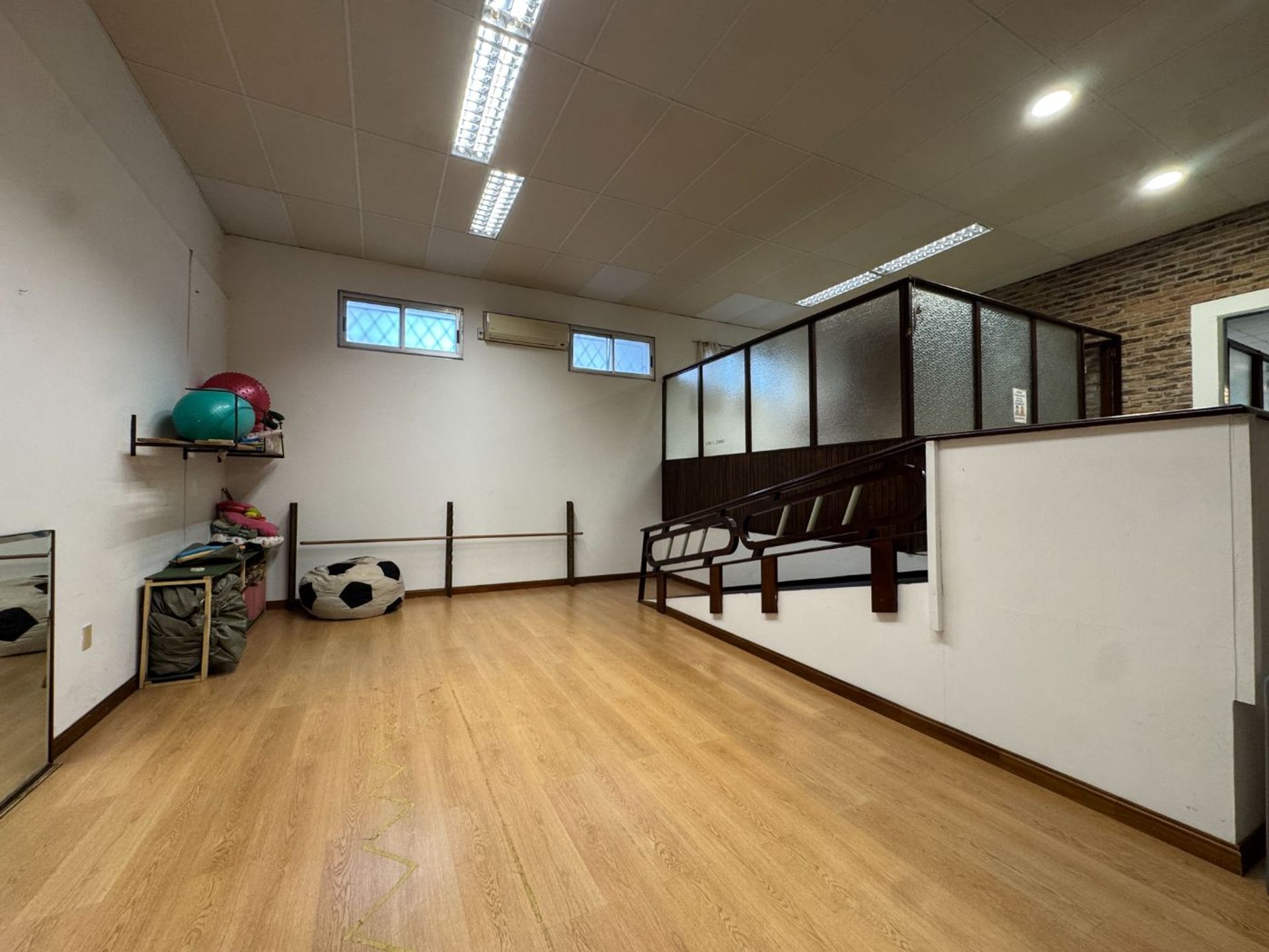 Amplio local comercial en alquiler · Foto 7