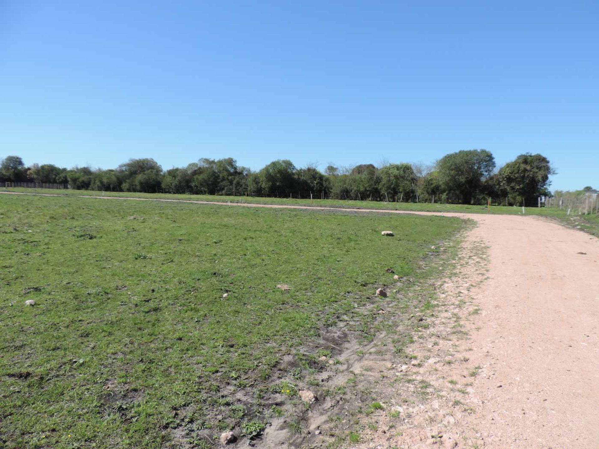 Terreno con financiación entrega de 3.000 USD - foto 3
