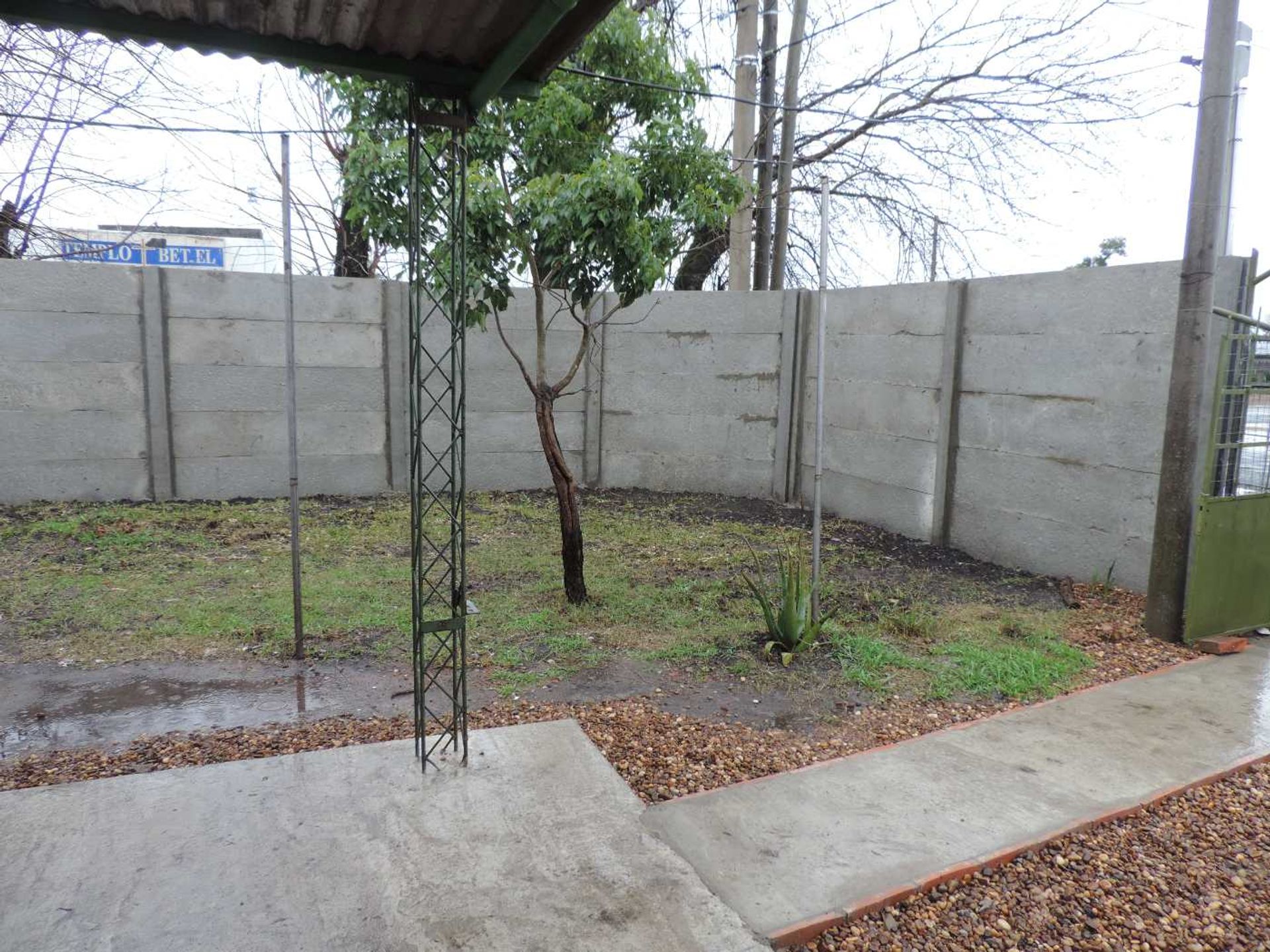 Casa en Alquiler con entrada para vehículo · Foto 2