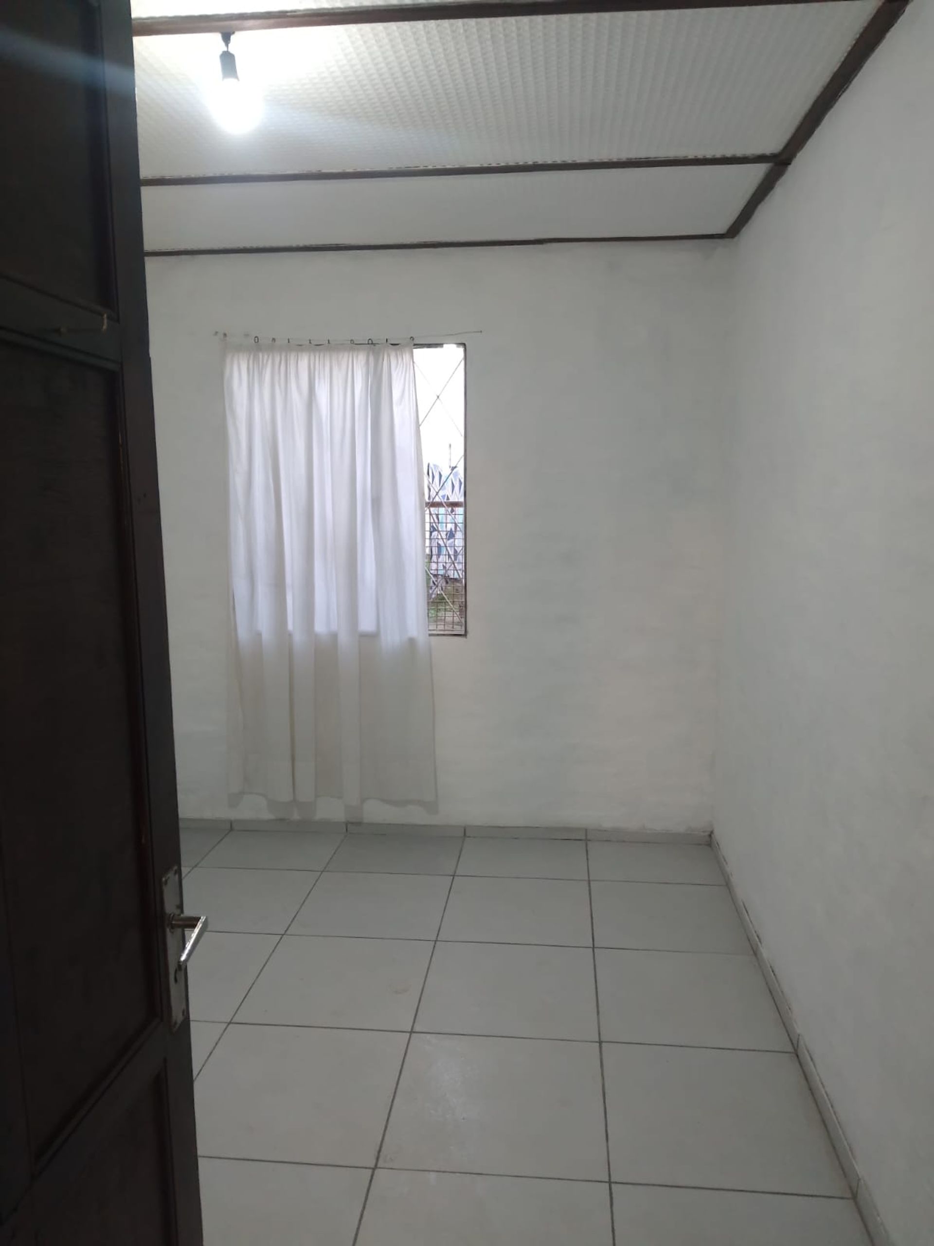 Casa en Alquiler con entrada para vehículo · Foto 3