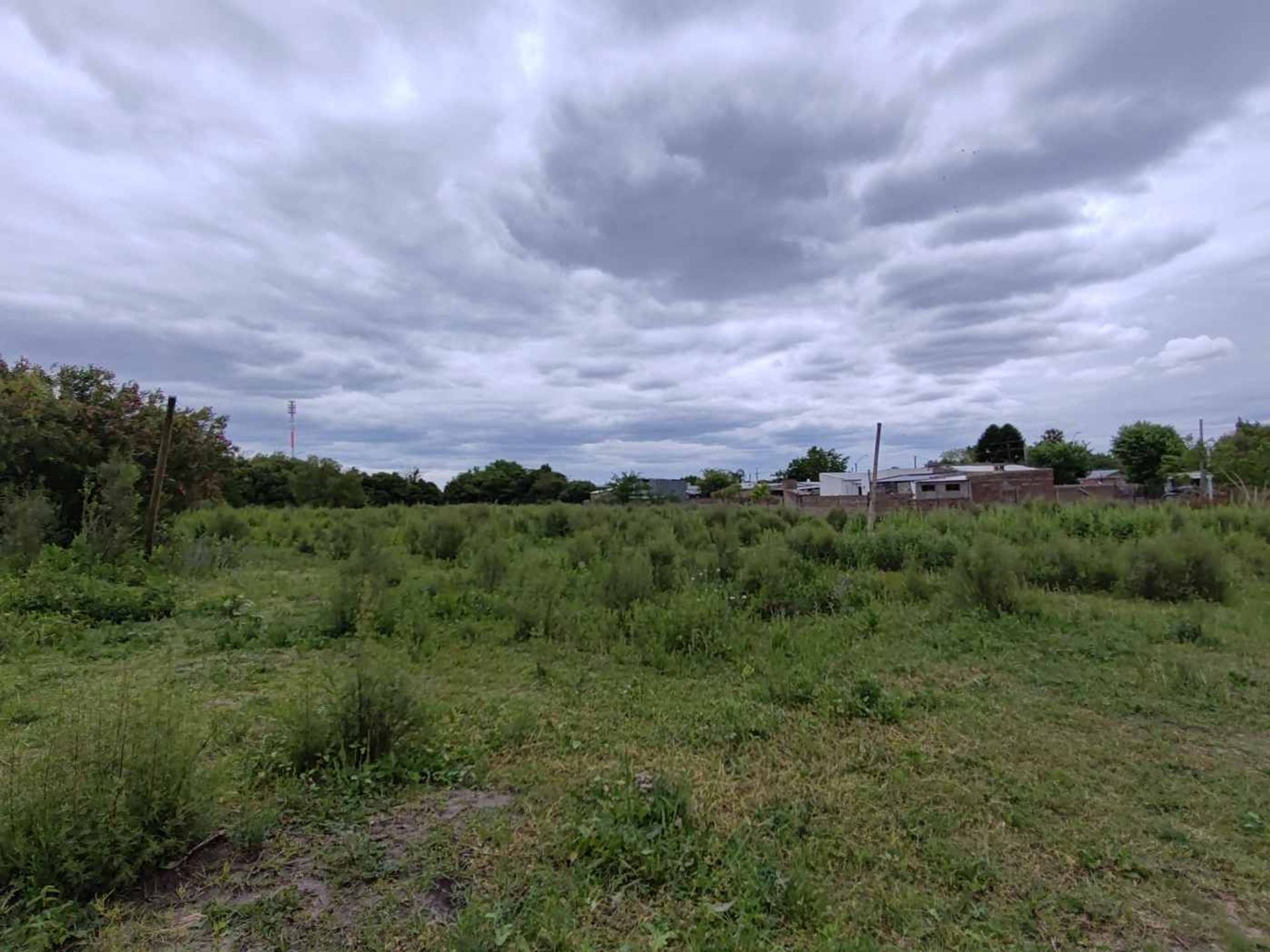 Gran terreno de 8,181 m² ideal para inversión - foto 3