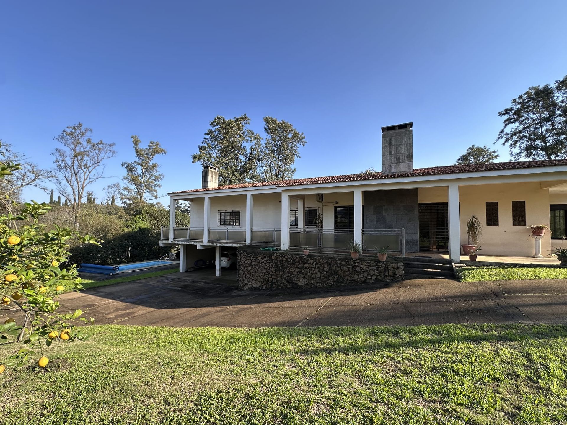 Casa con pileta, parrillero y 1.000 m² en Salto - foto 2