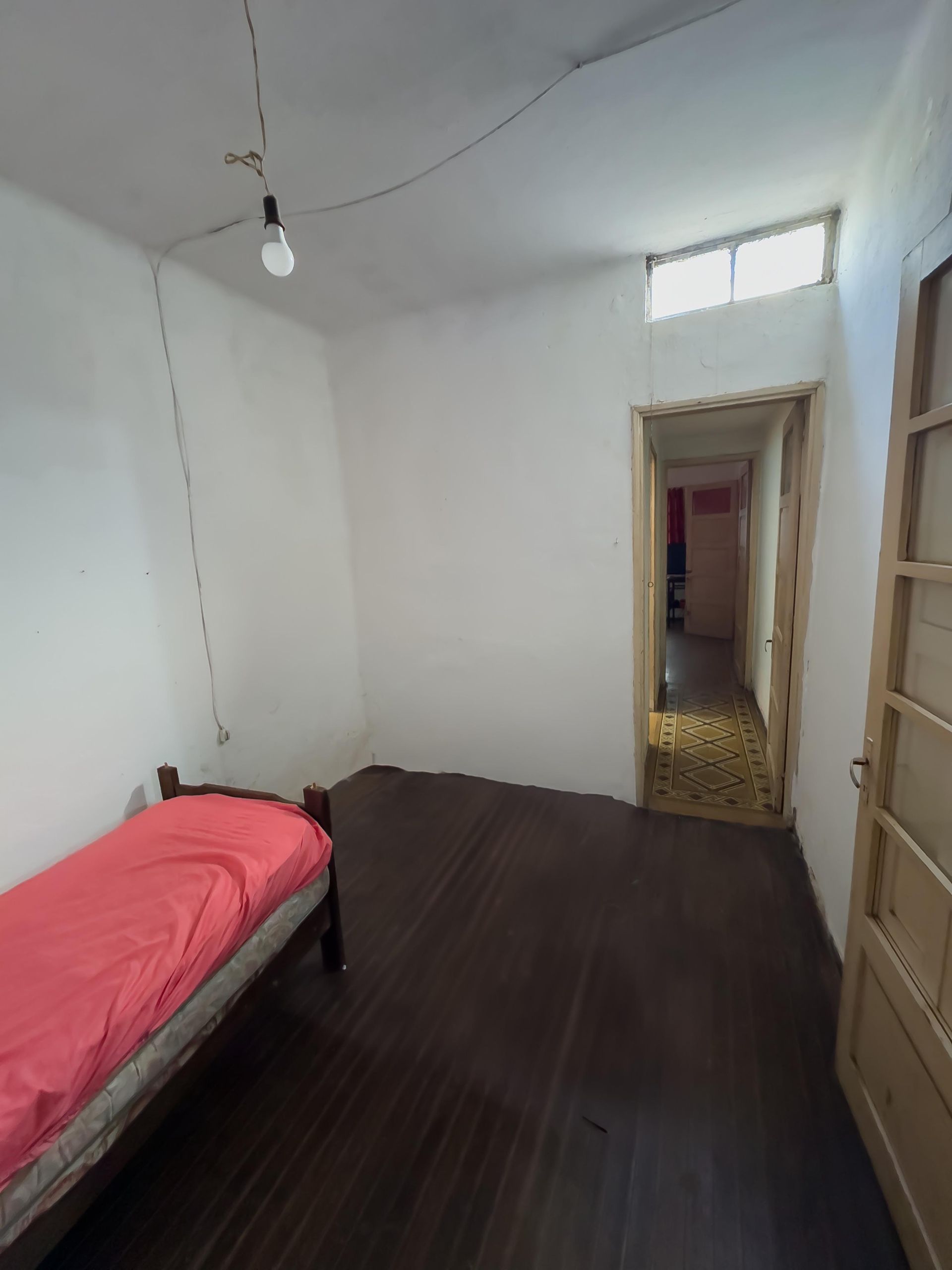 Casa amplia y céntrica con gran potencial - foto 5