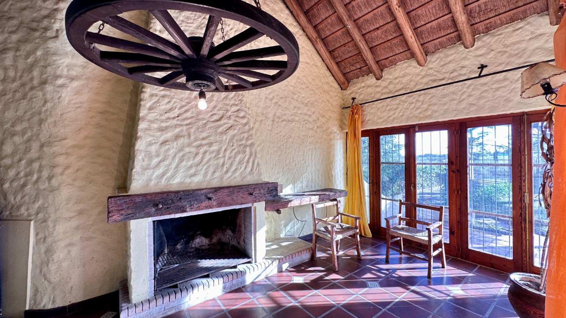 Gran casa con inmejorable ubicación - foto 3