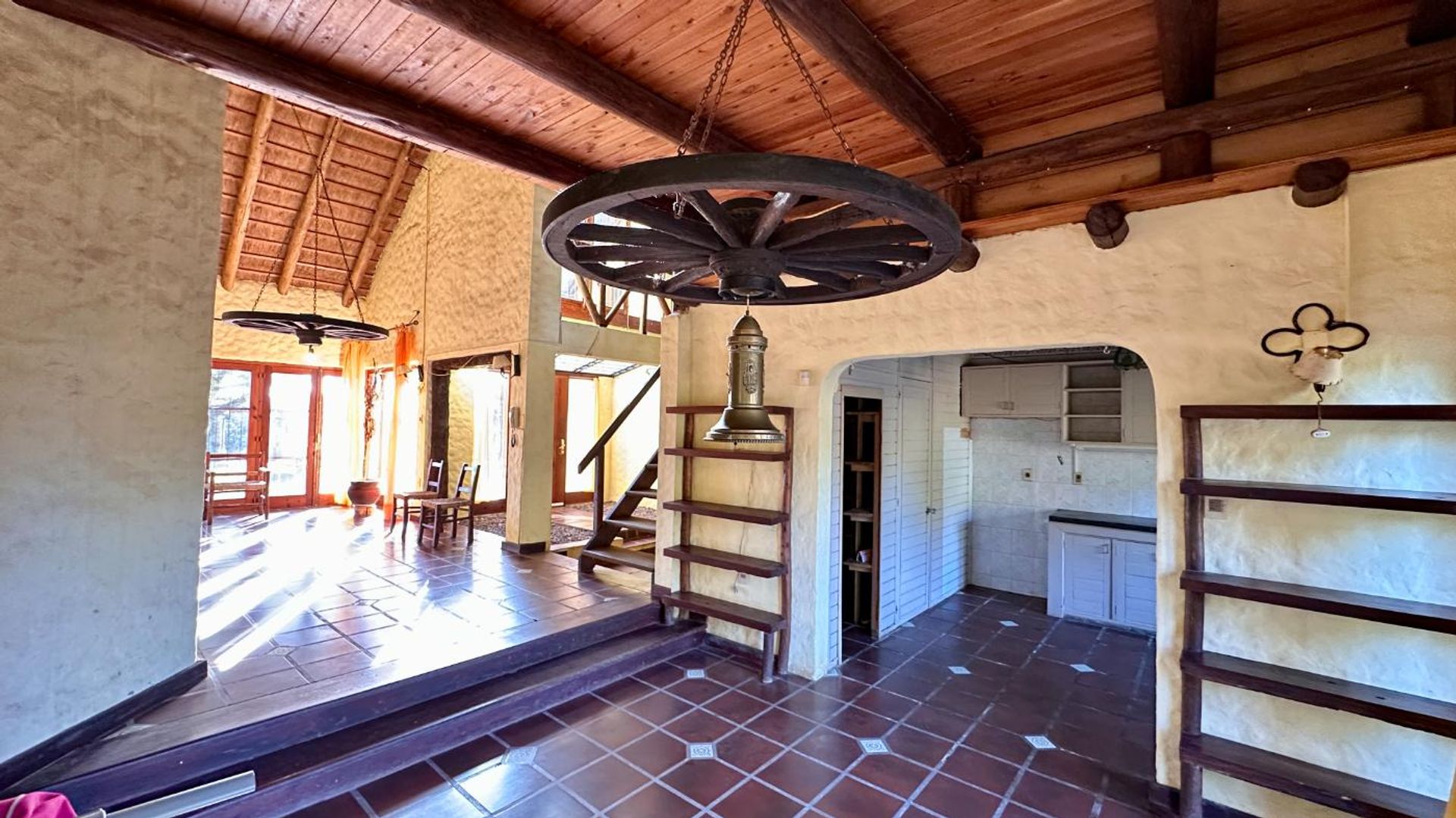 Gran casa con inmejorable ubicación - foto 4