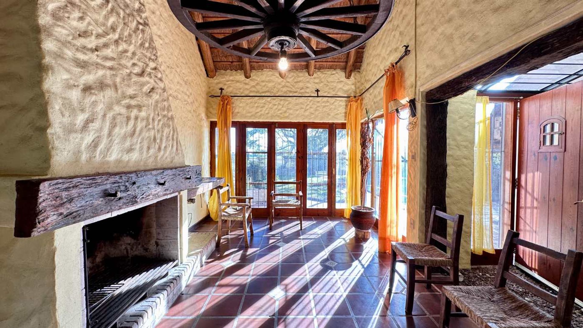 Gran casa con inmejorable ubicación - foto 1
