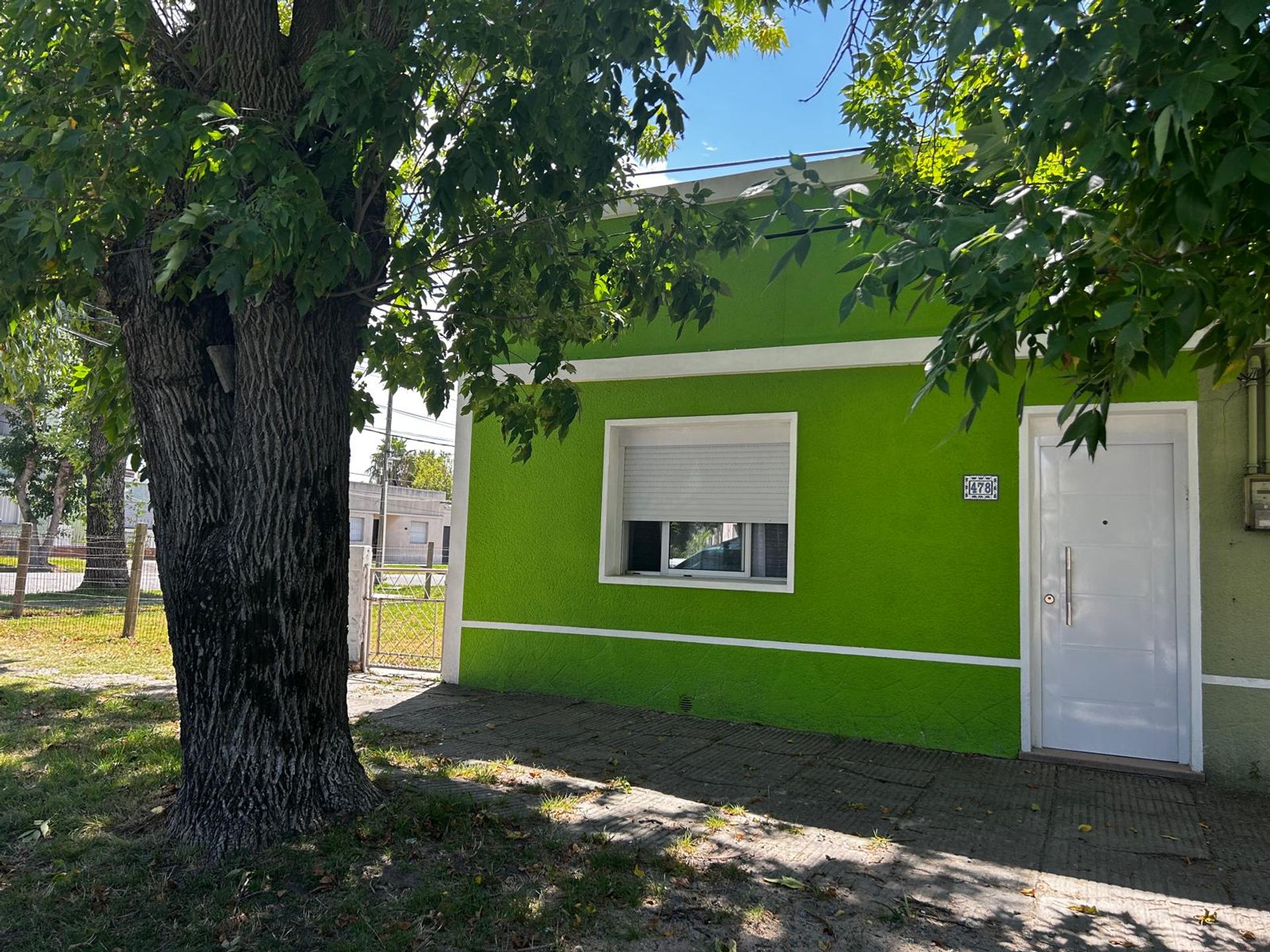 Casa 2 dorm. en ALQUILER Colonia 50m del Shopping · Foto 1