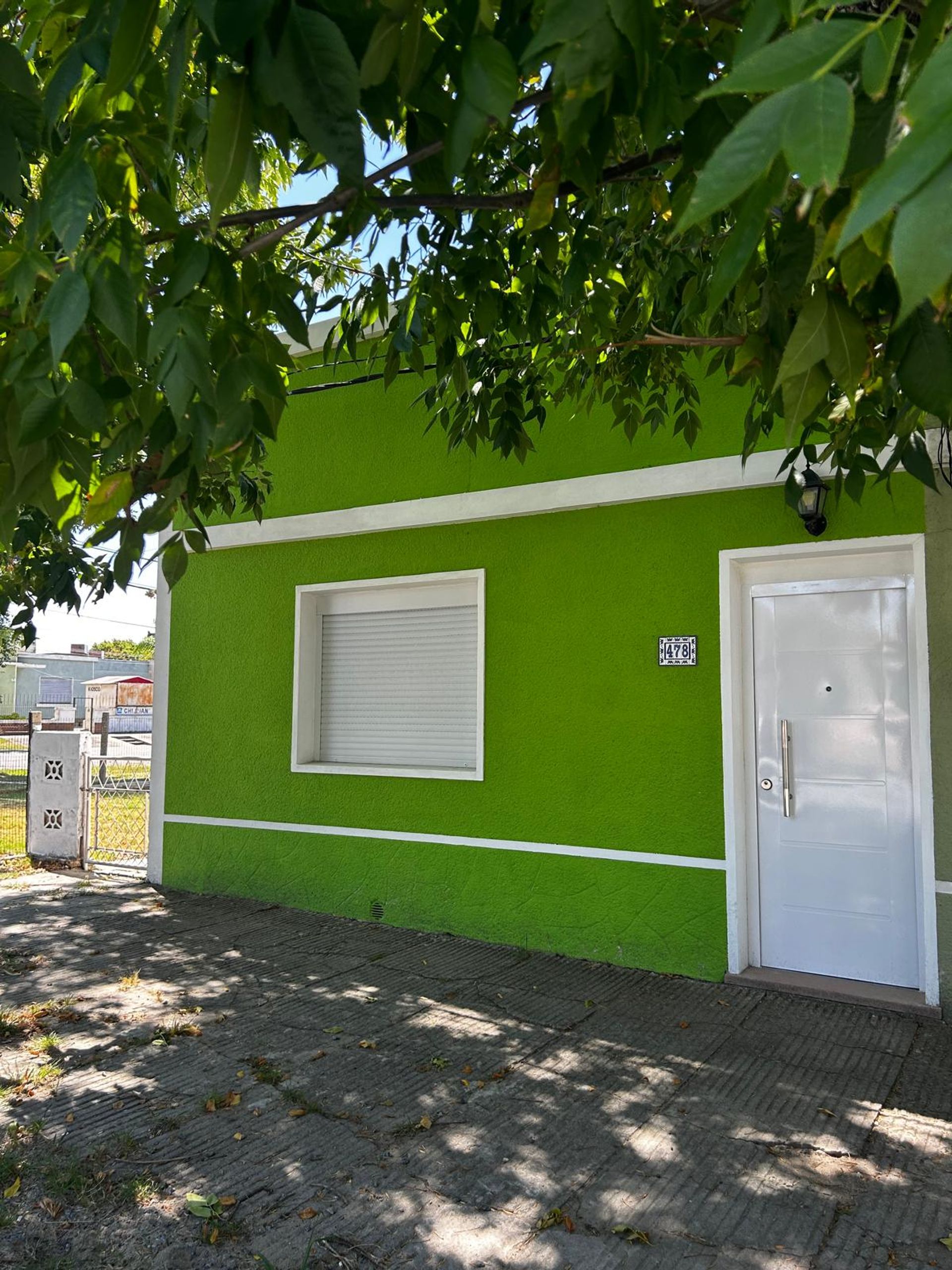 Casa 2 dorm. en ALQUILER Colonia 50m del Shopping · Foto 2