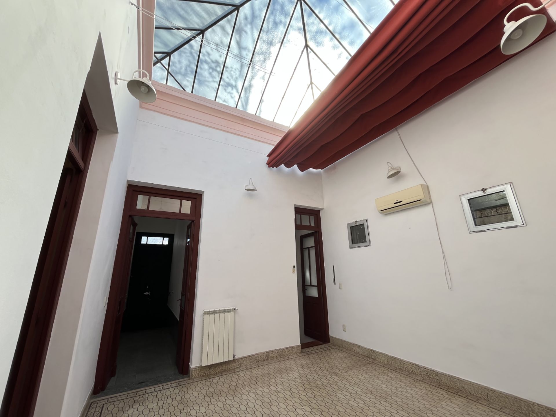 Casa 8 ambientes en alquiler en Colonia con garaje · Foto 7