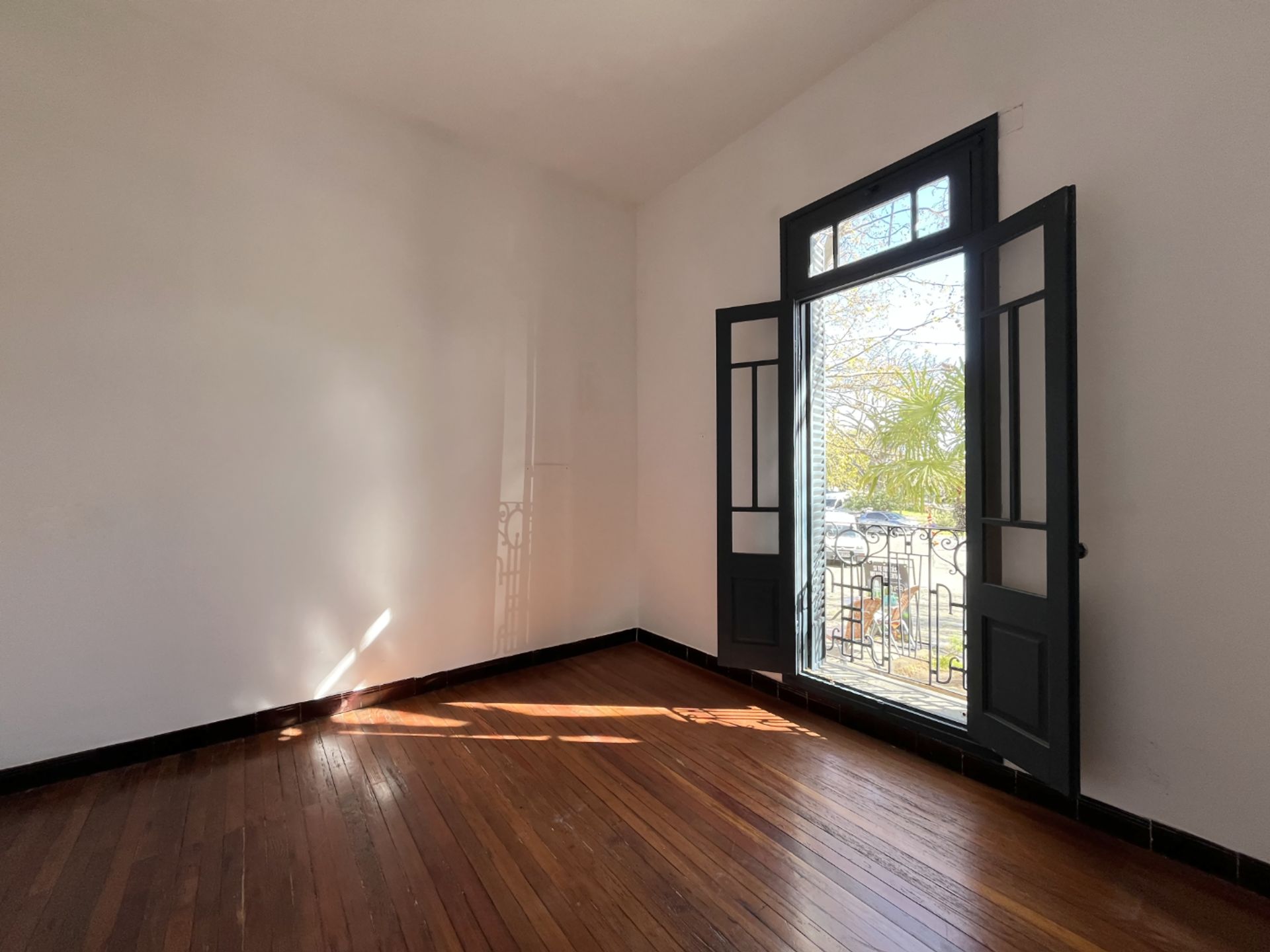 Casa 8 ambientes en alquiler en Colonia con garaje · Foto 4