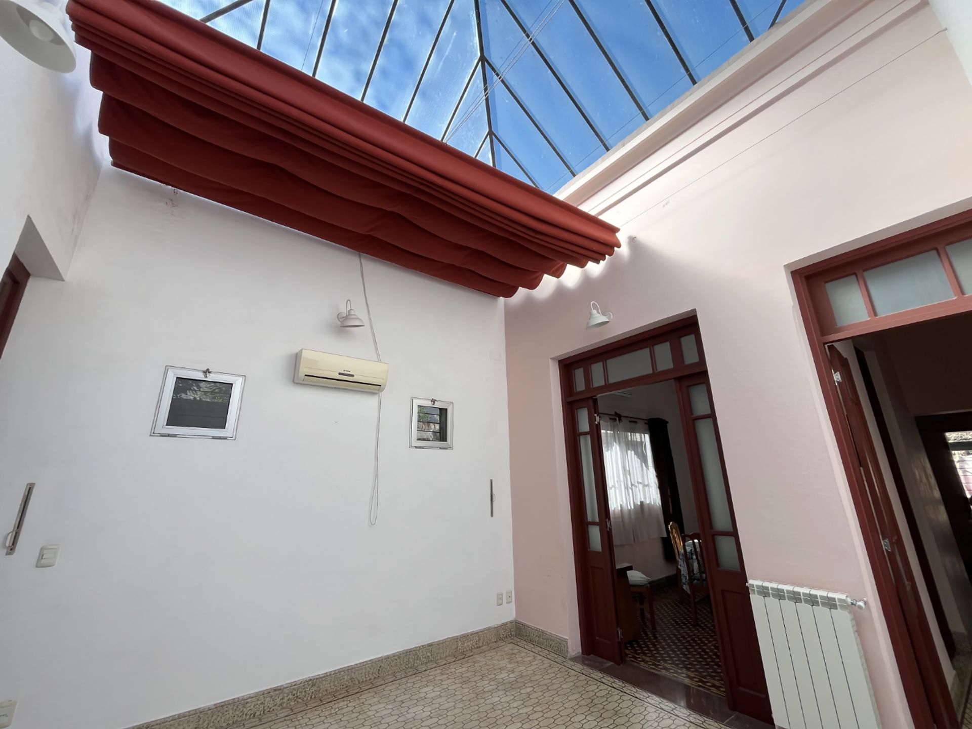 Casa 8 ambientes en alquiler en Colonia con garaje · Foto 6