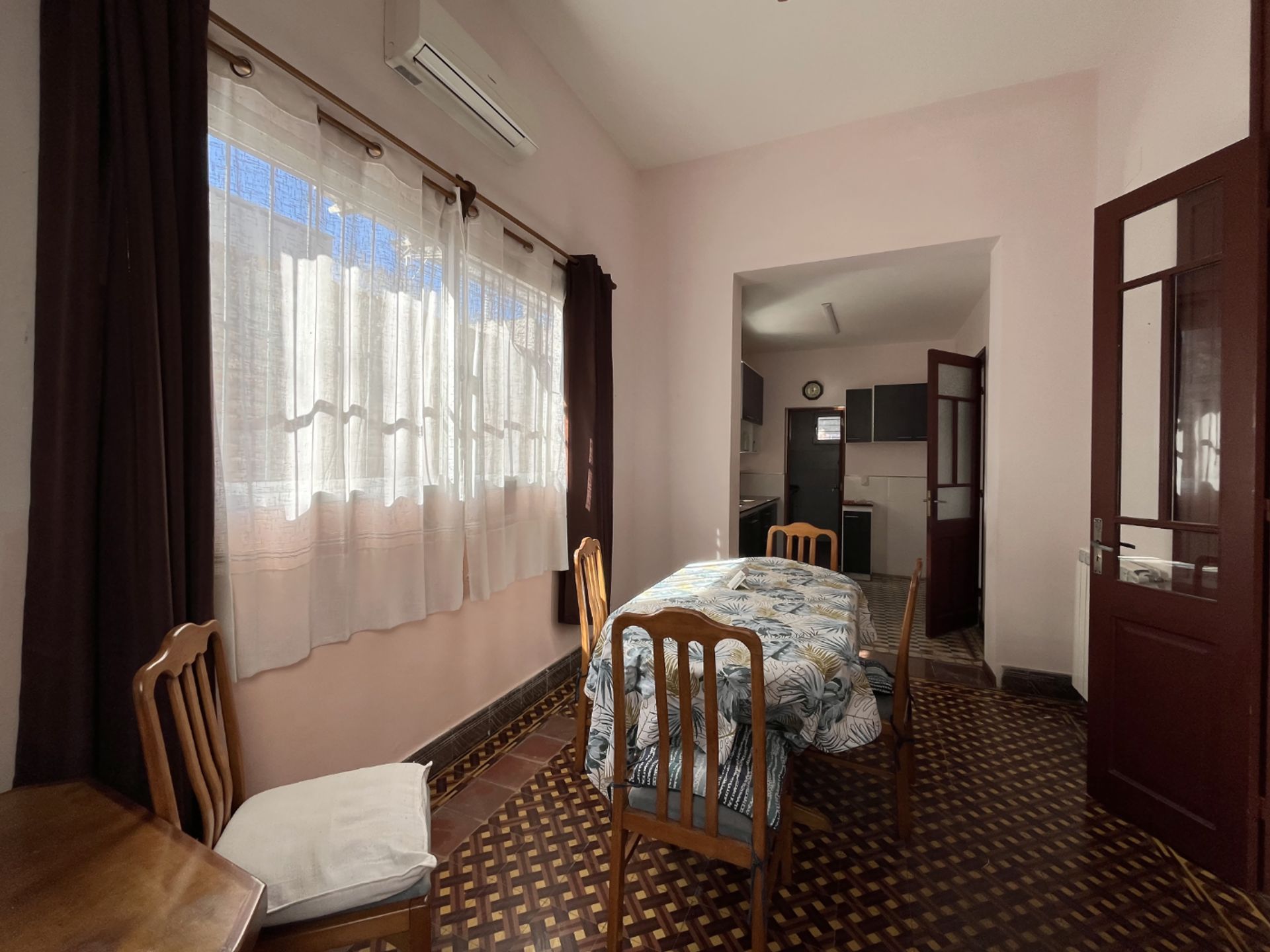 Casa 8 ambientes en alquiler en Colonia con garaje · Foto 8