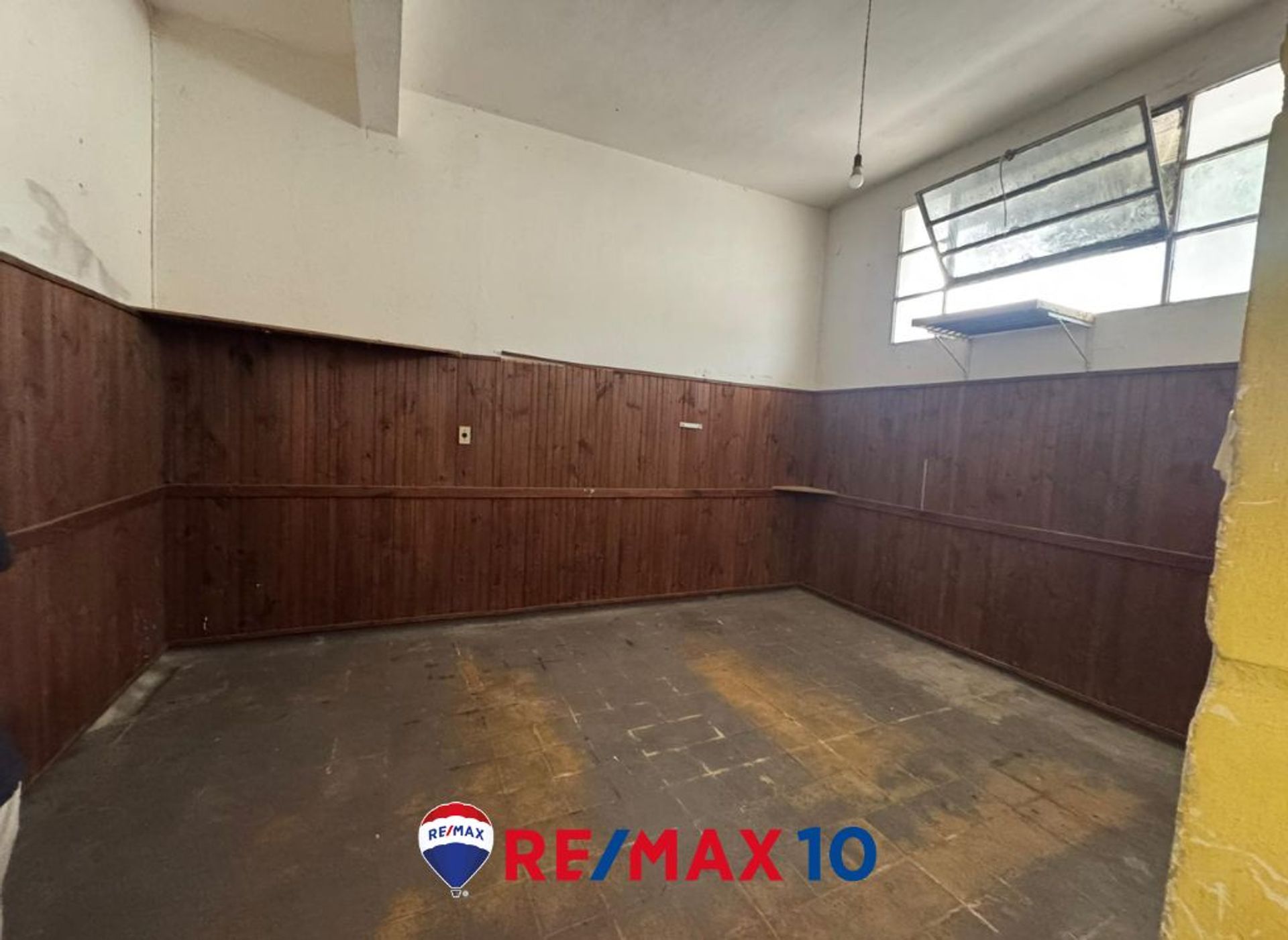 LOCAL COMERCIAL CON EXCELENTE UBIACION - foto 2