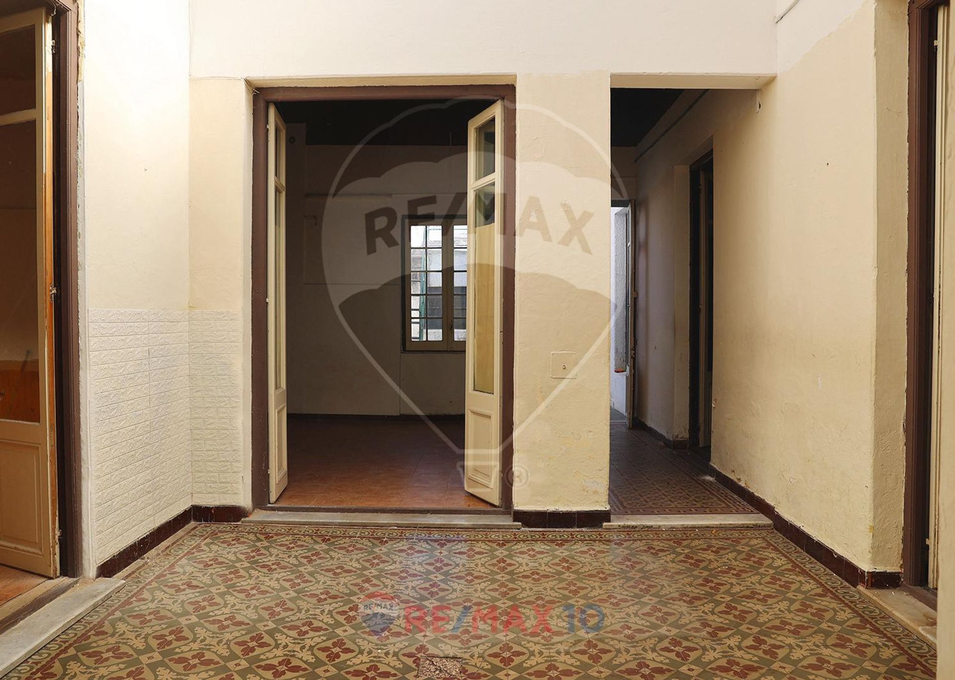 Amplia propiedad ideal para oficina o familia - foto 1