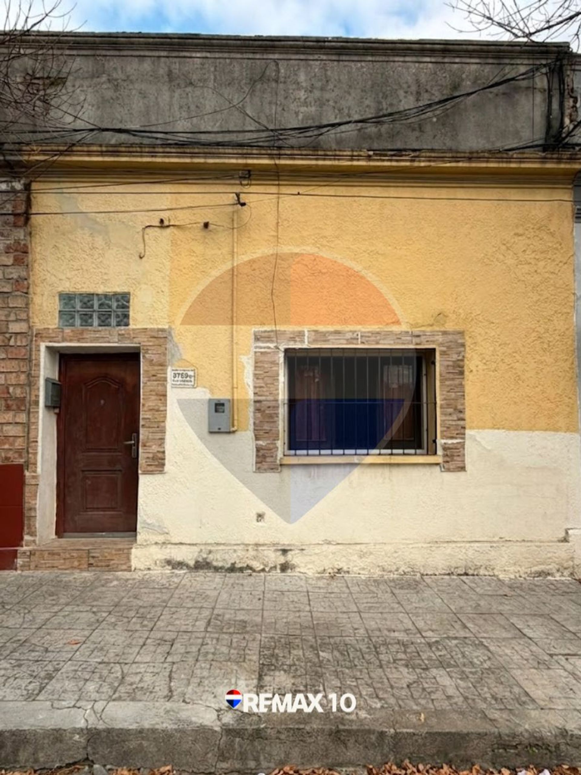 SE VENDE CASA A 3 CUADRAS DE PLAZA ASAMBLEA - foto 1