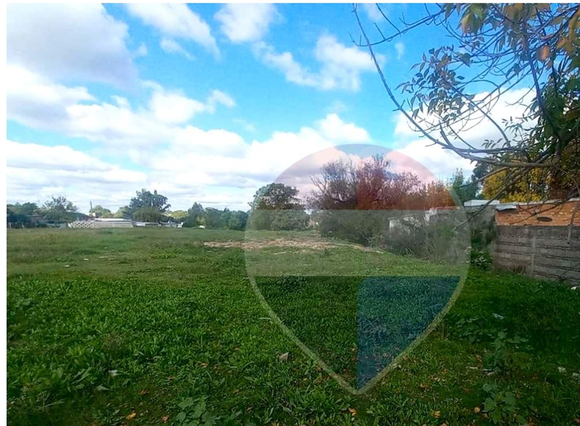 SE VENDE TERRENO 2015 m² BARRIO CURUCHET - foto 2