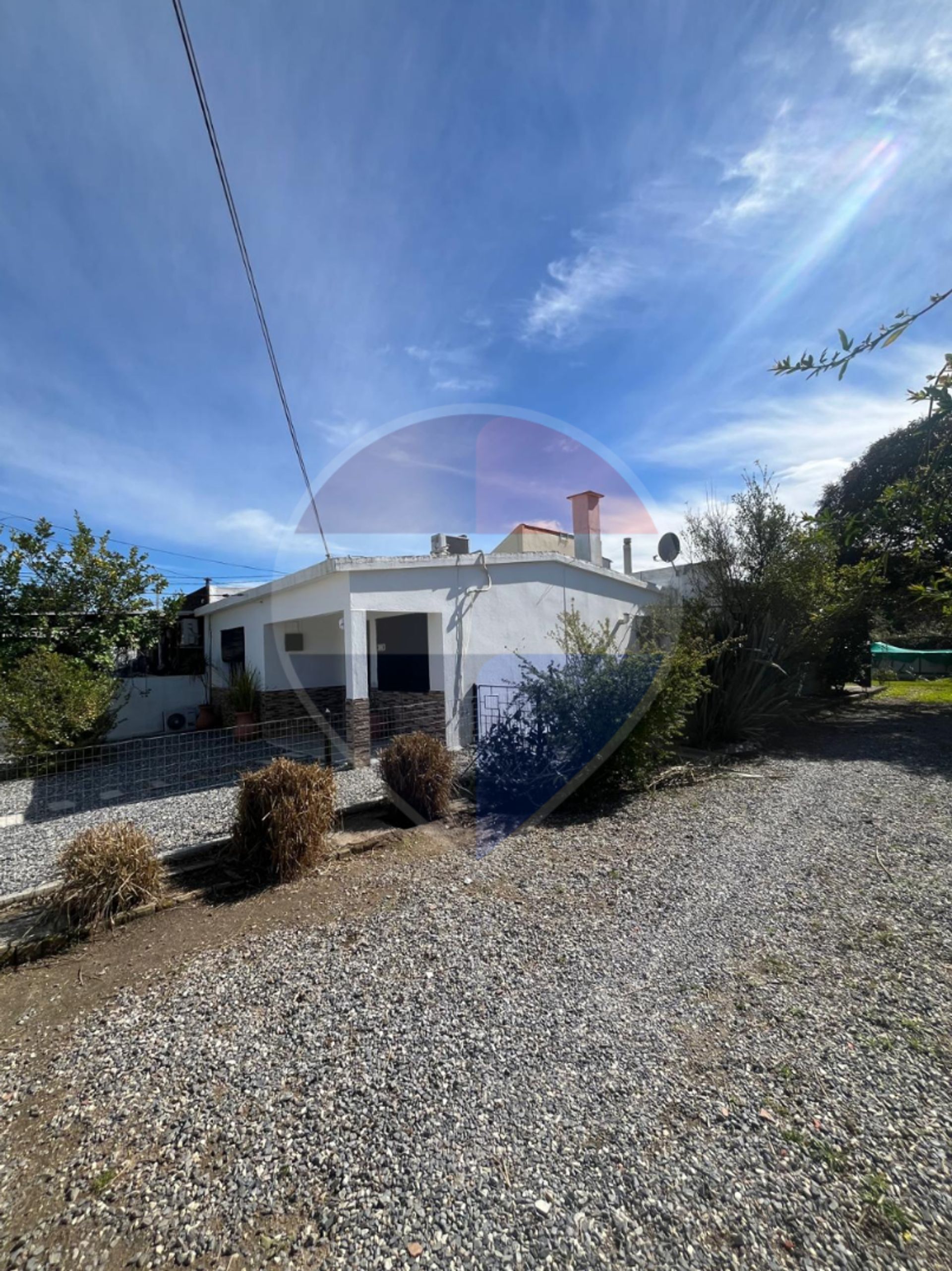 SE VENDE | CASA AMPLIA Y CON GRAN TERRENO - foto 1