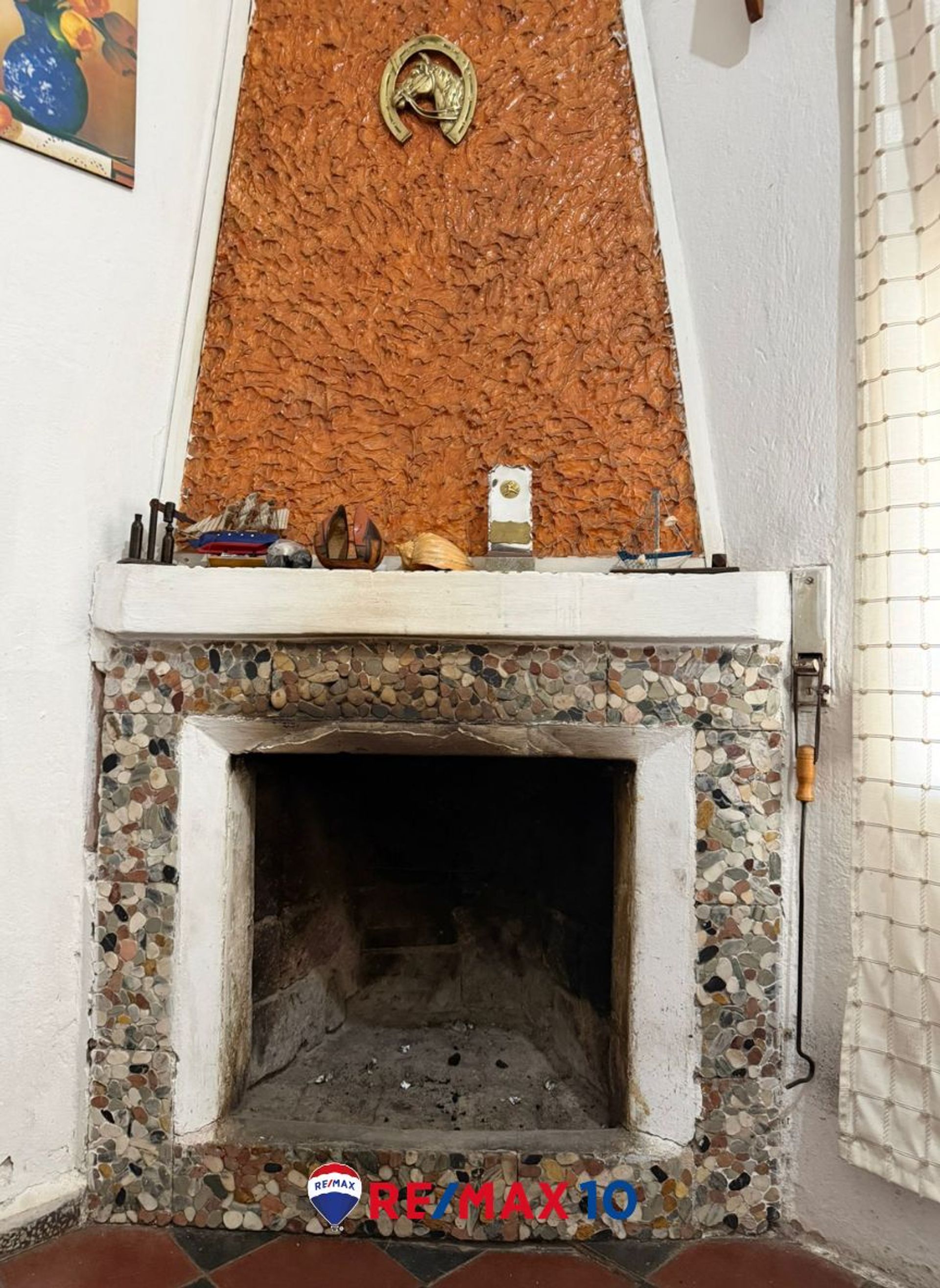 Se vende casa de 2 dormitorios con amplio terreno. - foto 5