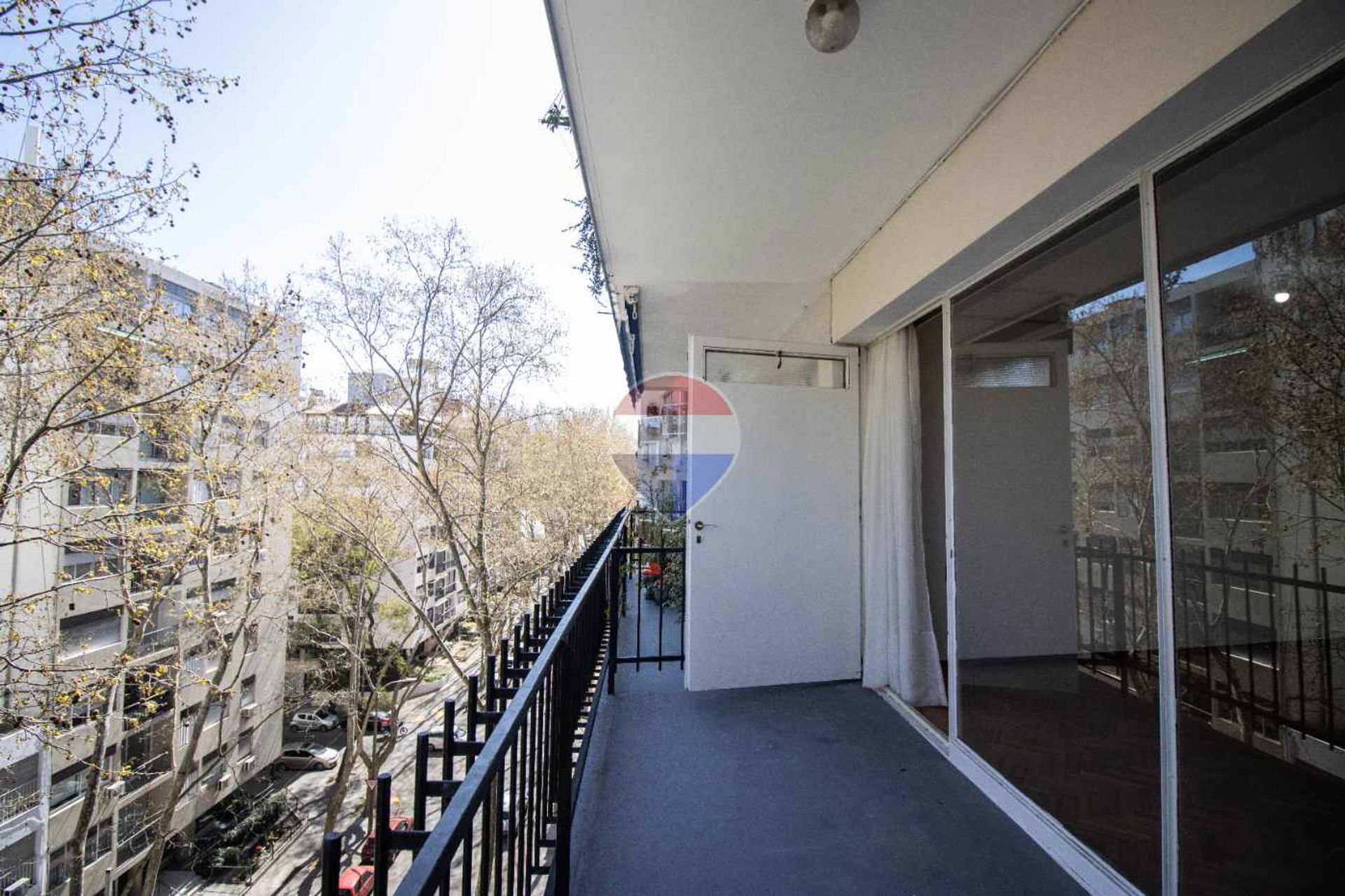 ALQUILER POCITOS GARAGE A DOS CUADRAS DE RAMBLA · Foto 9