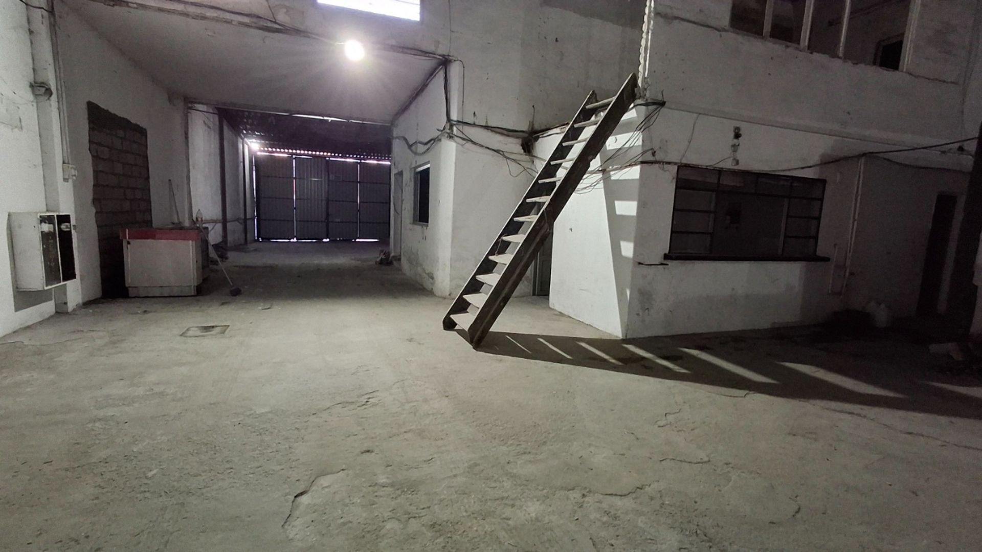 Garibaldi y Martin C. Martínez | Galpón 1.423 m2 · Foto 5