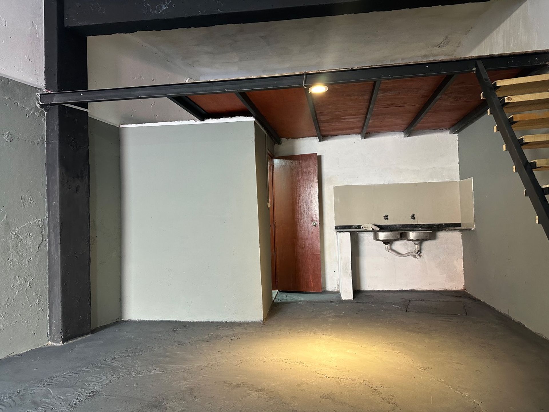 ALQUILER LOCAL COMERCIAL RECICLADO - AGUADA · Foto 4