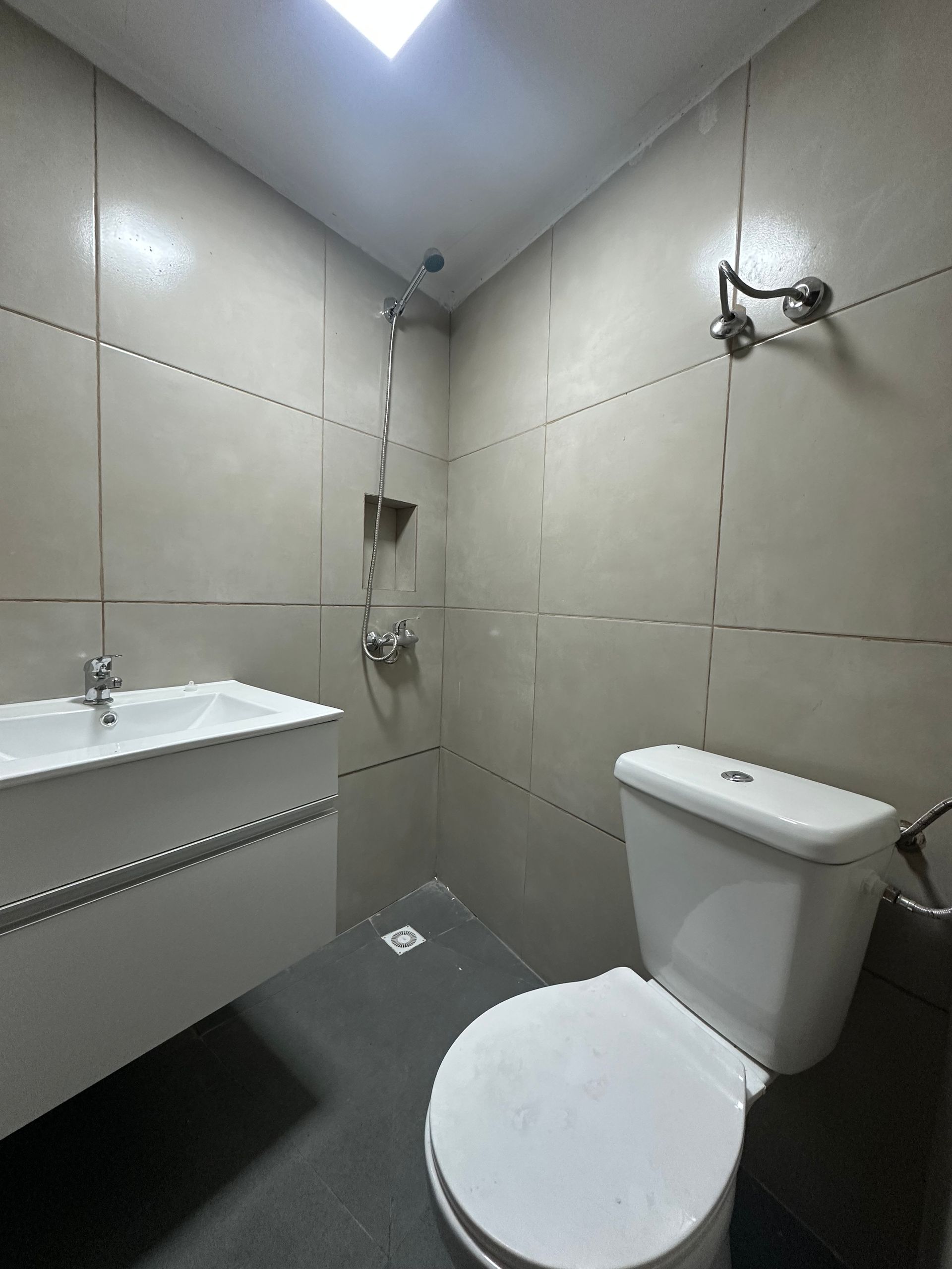 ALQUILER LOCAL COMERCIAL RECICLADO - AGUADA · Foto 8