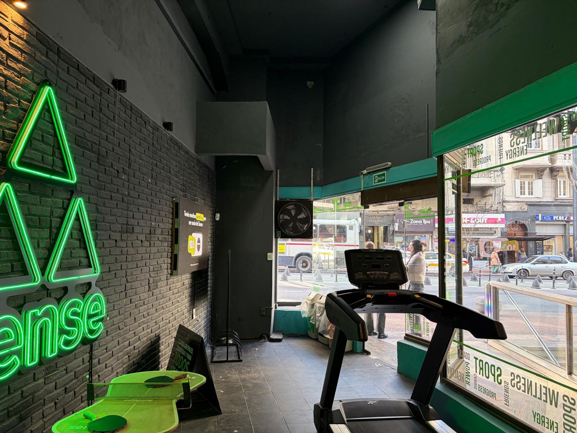 Alquila local comercial en 18 de julio y Ejido · Foto 4