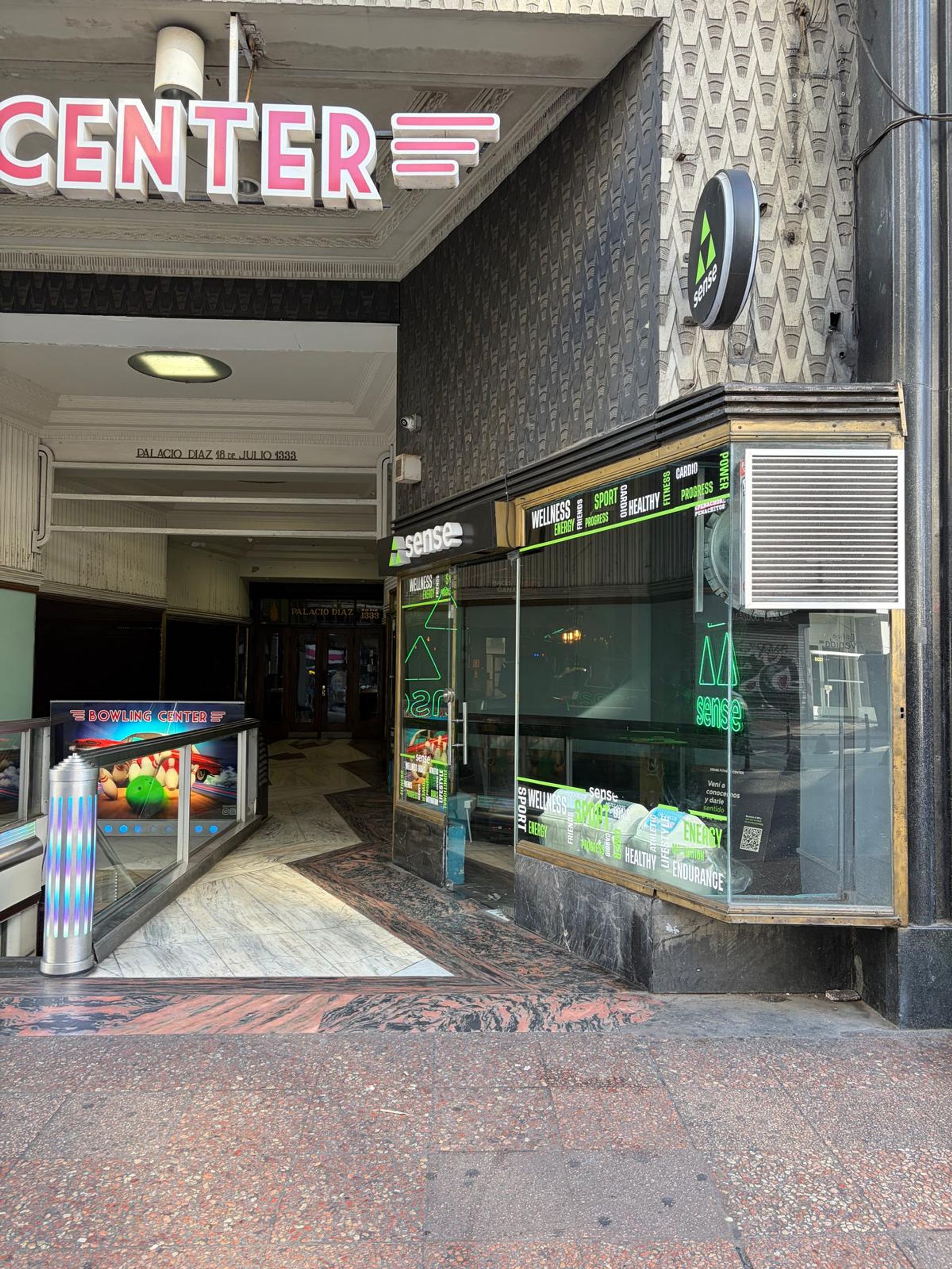 Alquila local comercial en 18 de julio y Ejido · Foto 2
