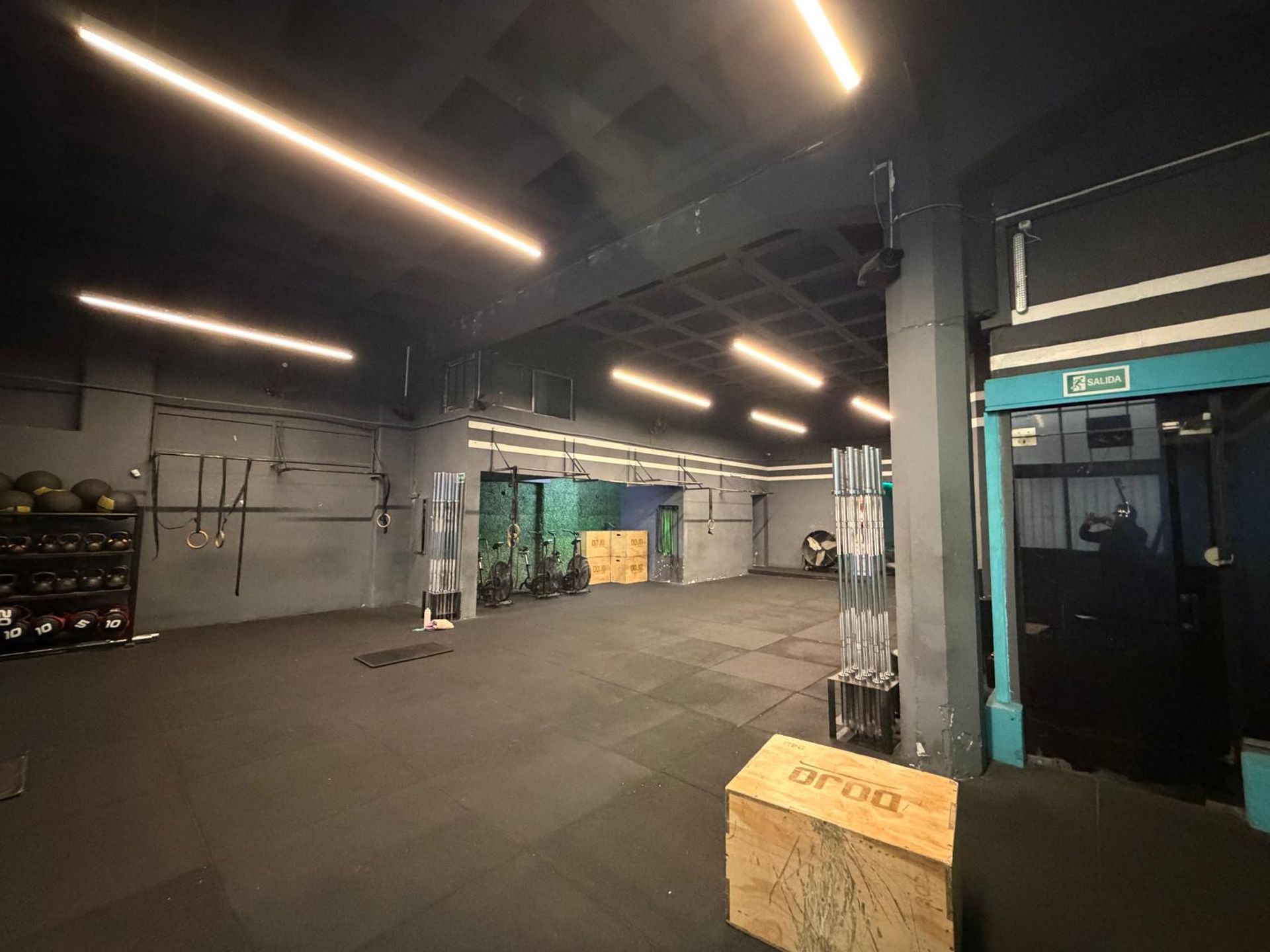 Alquila local comercial en 18 de julio y Ejido · Foto 7