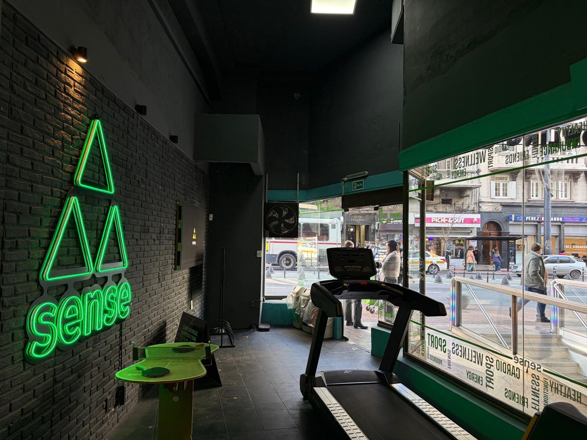 Alquila local comercial en 18 de julio y Ejido · Foto 5