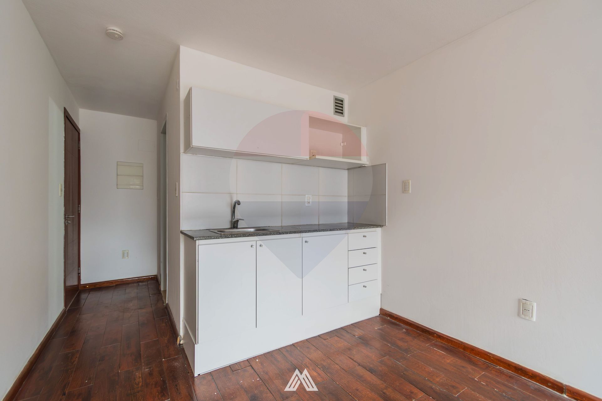 ALQUILER MONOAMBIENTE CORDÓN SUR BALCÓN · Foto 8