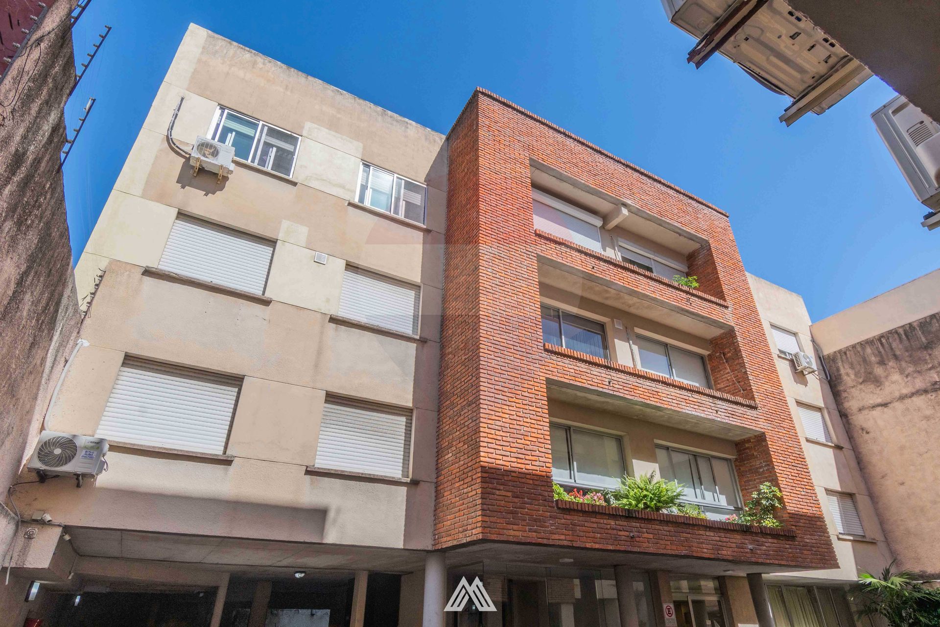 VENTA APARTAMENTO 2 DORMITORIOS COCHERA POCITOS