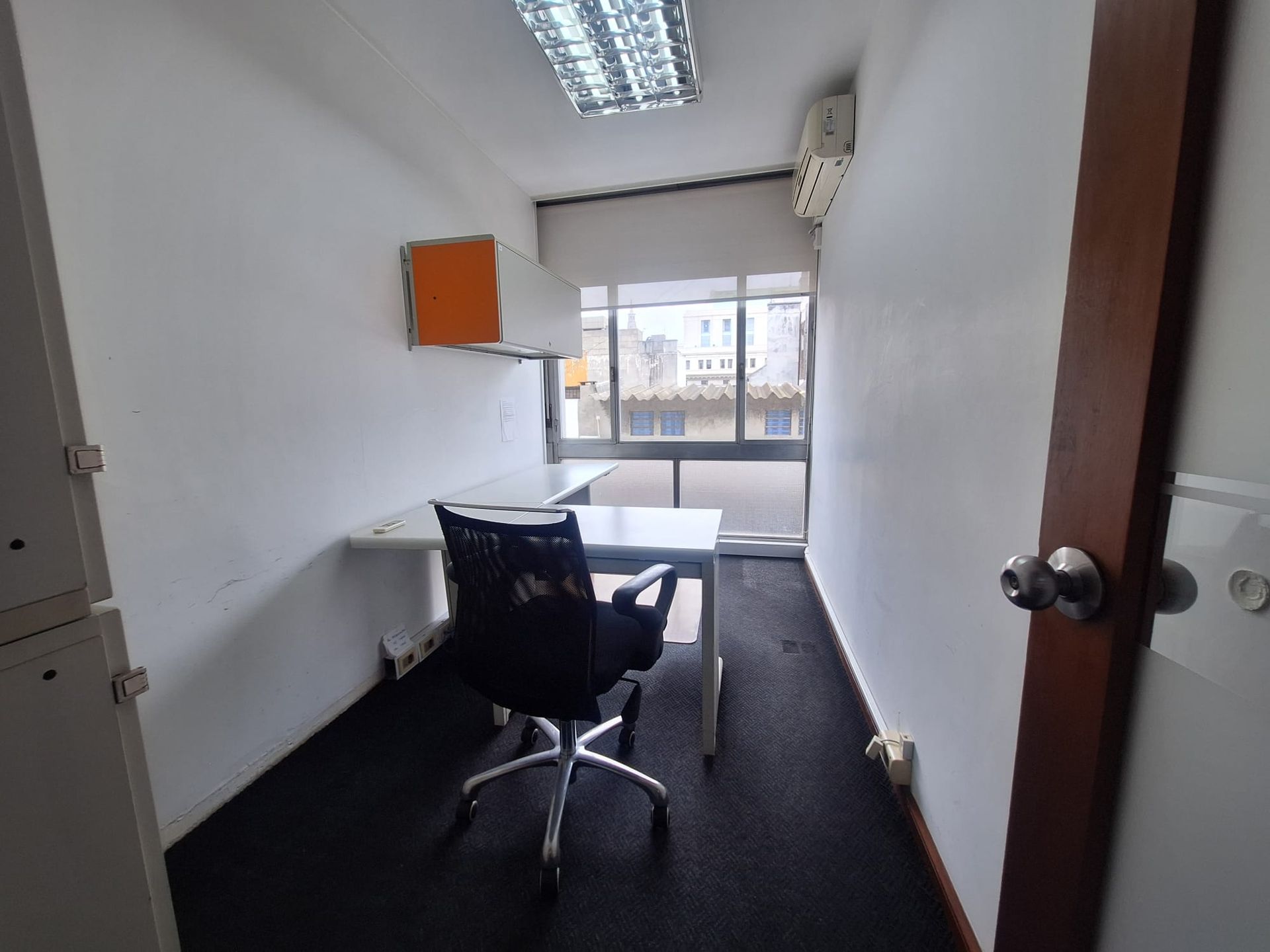 ALQUILER DE OFICINA EQUIPADA EN EDIFICIO CITIBANK · Foto 4