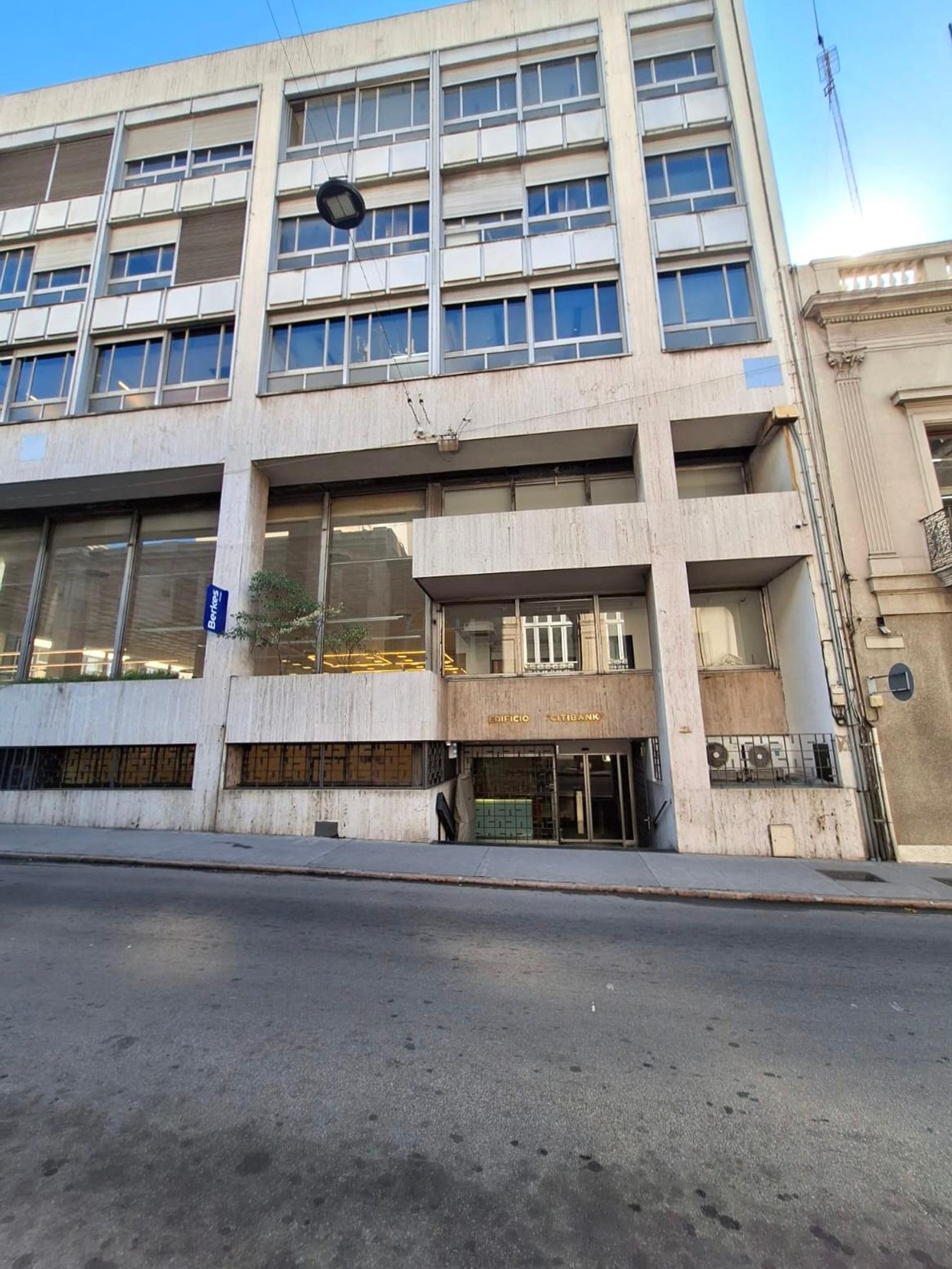 ALQUILER DE OFICINA EQUIPADA EN CIUDAD VIEJA